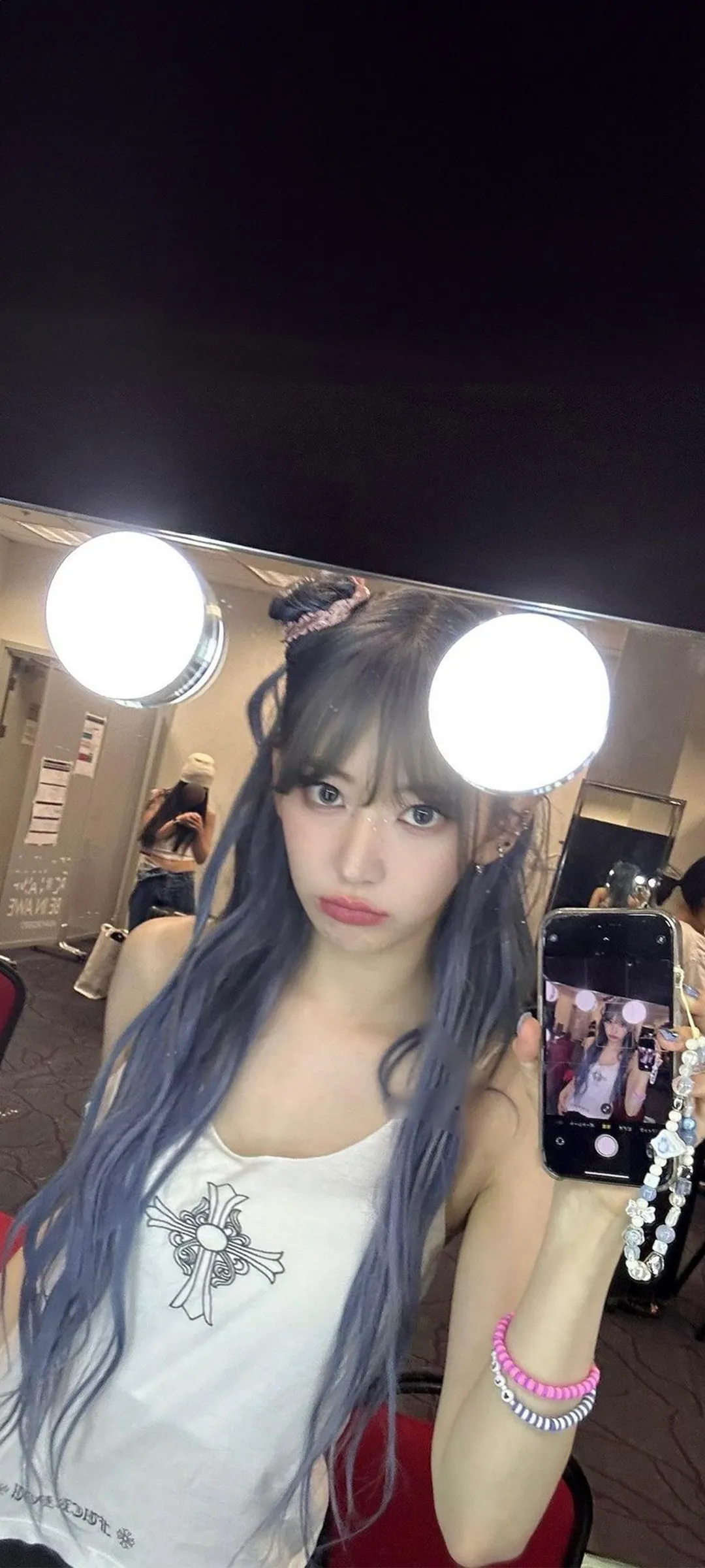 Fond d'écran de verrouillage mobile Sakura Miyawaki 4K HD télécharger — IZ*ONE, LE SSERAFIM