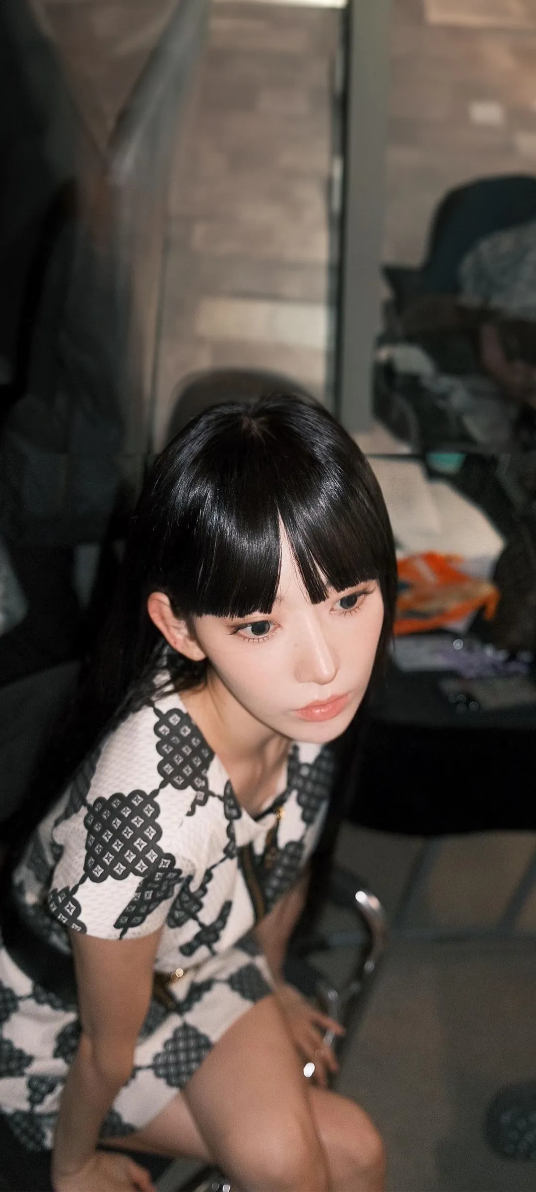 Fond d'écran de verrouillage mobile Sakura Miyawaki 4K HD télécharger — IZ*ONE, LE SSERAFIM