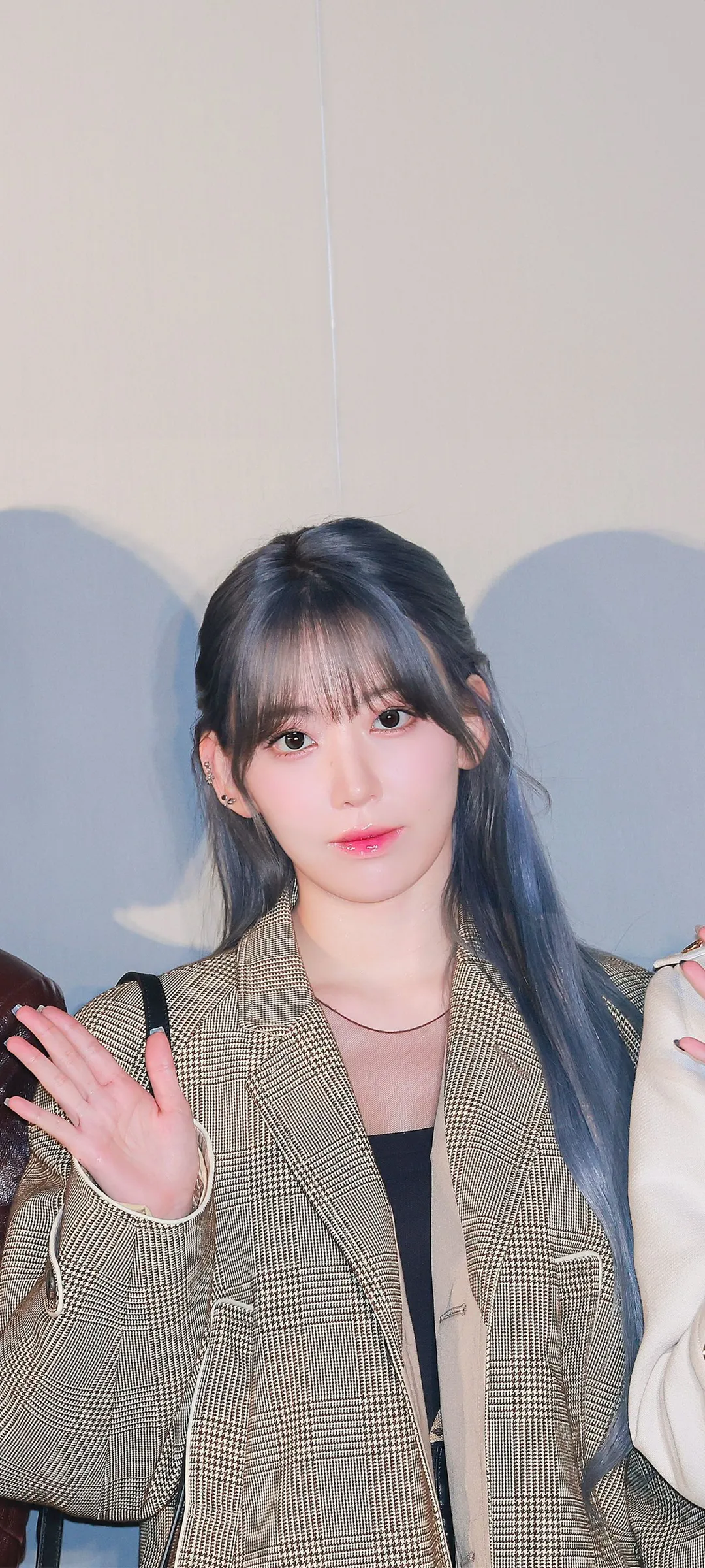 Fond d'écran de verrouillage mobile Sakura Miyawaki 4K HD télécharger — IZ*ONE, LE SSERAFIM