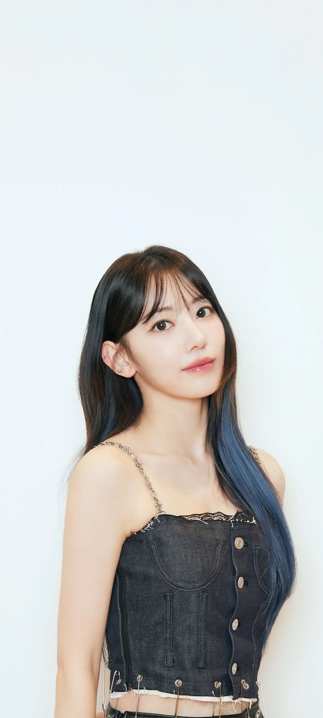 Fond d'écran de verrouillage mobile Sakura Miyawaki Twelve 4K HD télécharger — IZ*ONE, LE SSERAFIM