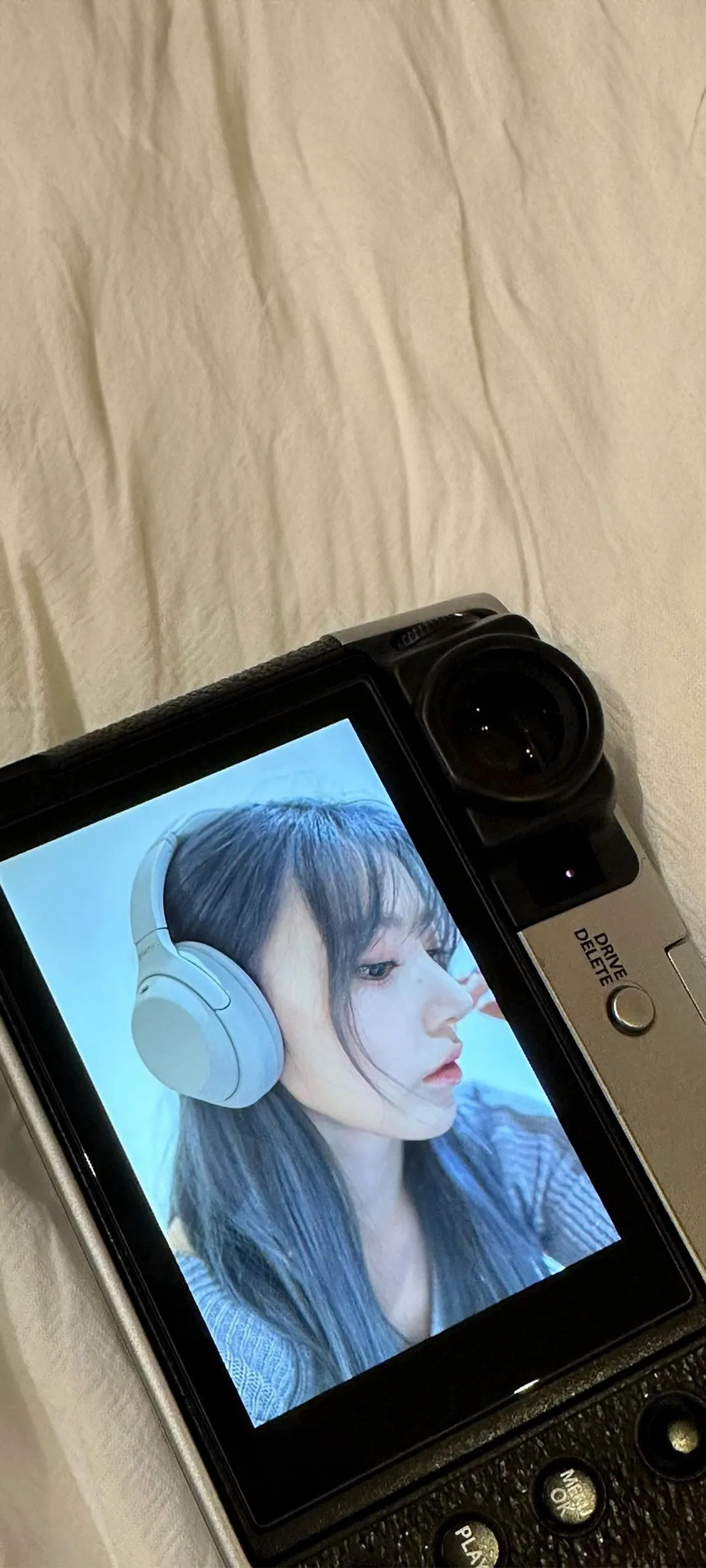 Fond d'écran de verrouillage mobile Sakura Miyawaki 4K HD télécharger — IZ*ONE, LE SSERAFIM