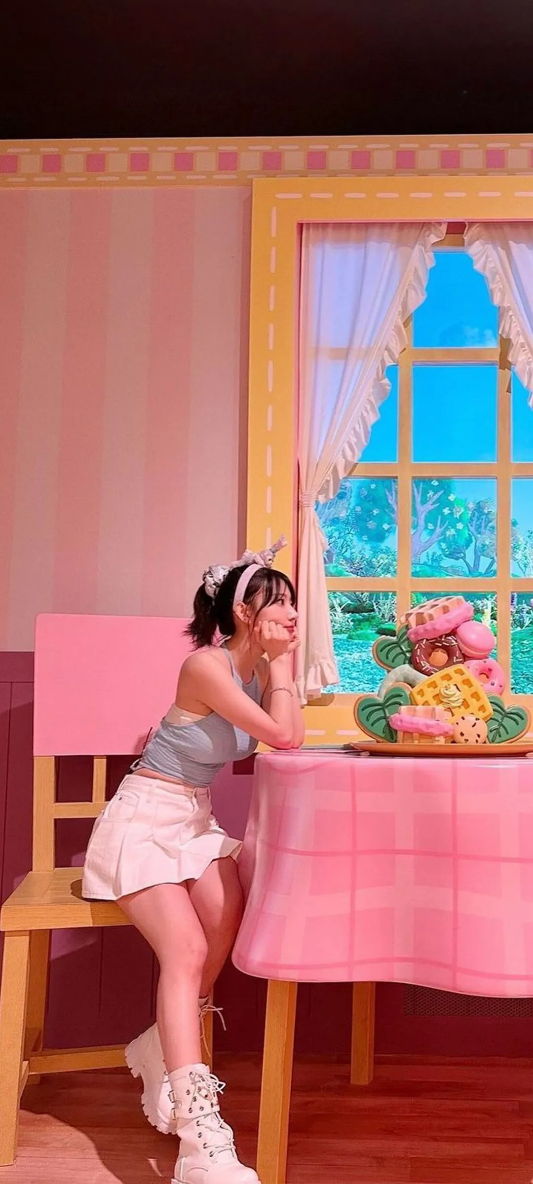 Fond d'écran de verrouillage mobile Sakura Miyawaki 4K HD télécharger — IZ*ONE, LE SSERAFIM