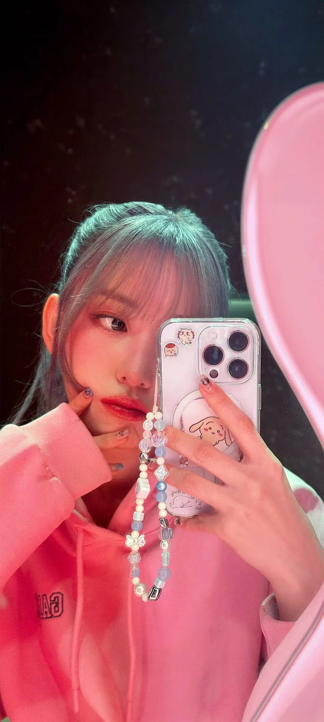 Fond d'écran de verrouillage mobile Sakura Miyawaki 4K HD télécharger — IZ*ONE, LE SSERAFIM