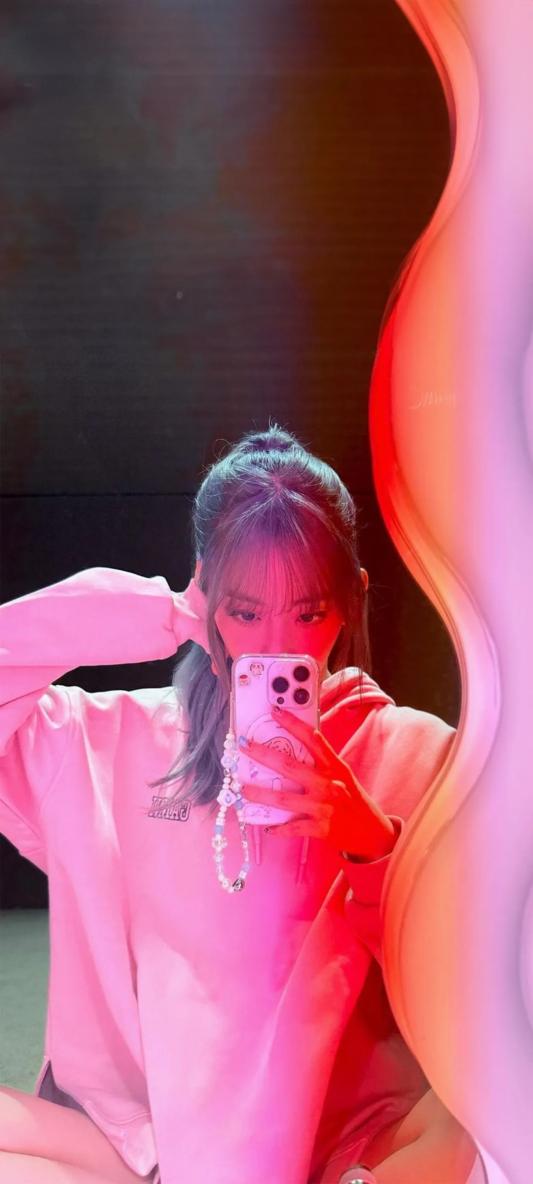 Fond d'écran de verrouillage mobile Sakura Miyawaki 4K HD télécharger — IZ*ONE, LE SSERAFIM
