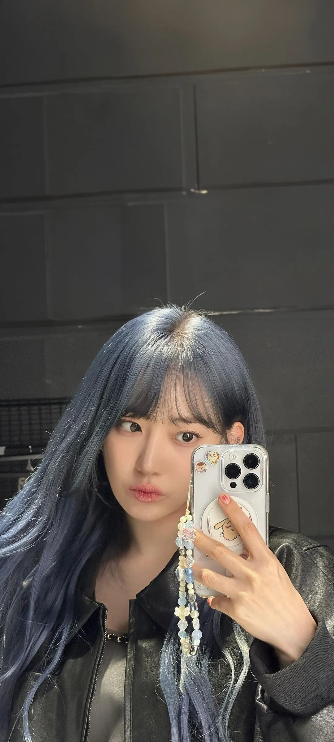 Fond d'écran de verrouillage mobile Sakura Miyawaki 4K HD télécharger — IZ*ONE, LE SSERAFIM