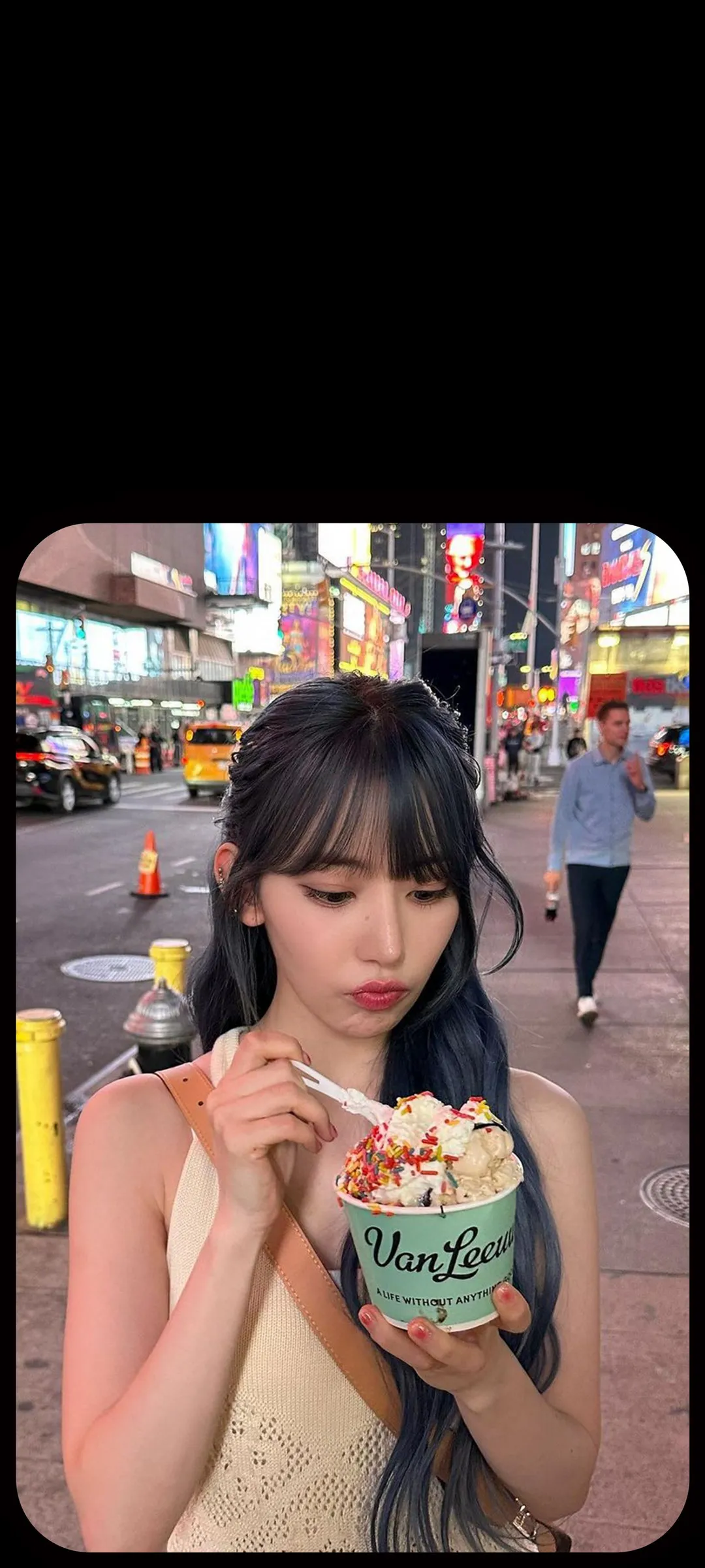 Fond d'écran de verrouillage mobile Sakura Miyawaki 4K HD télécharger — IZ*ONE, LE SSERAFIM