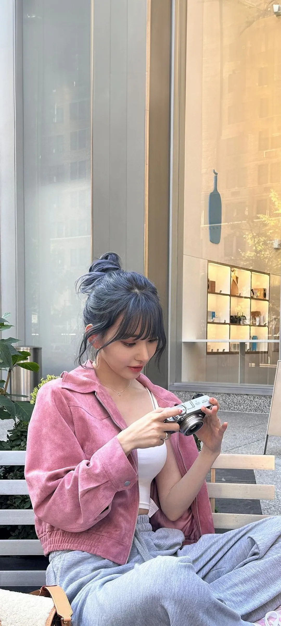 Fond d'écran de verrouillage mobile Sakura Miyawaki 4K HD télécharger — IZ*ONE, LE SSERAFIM