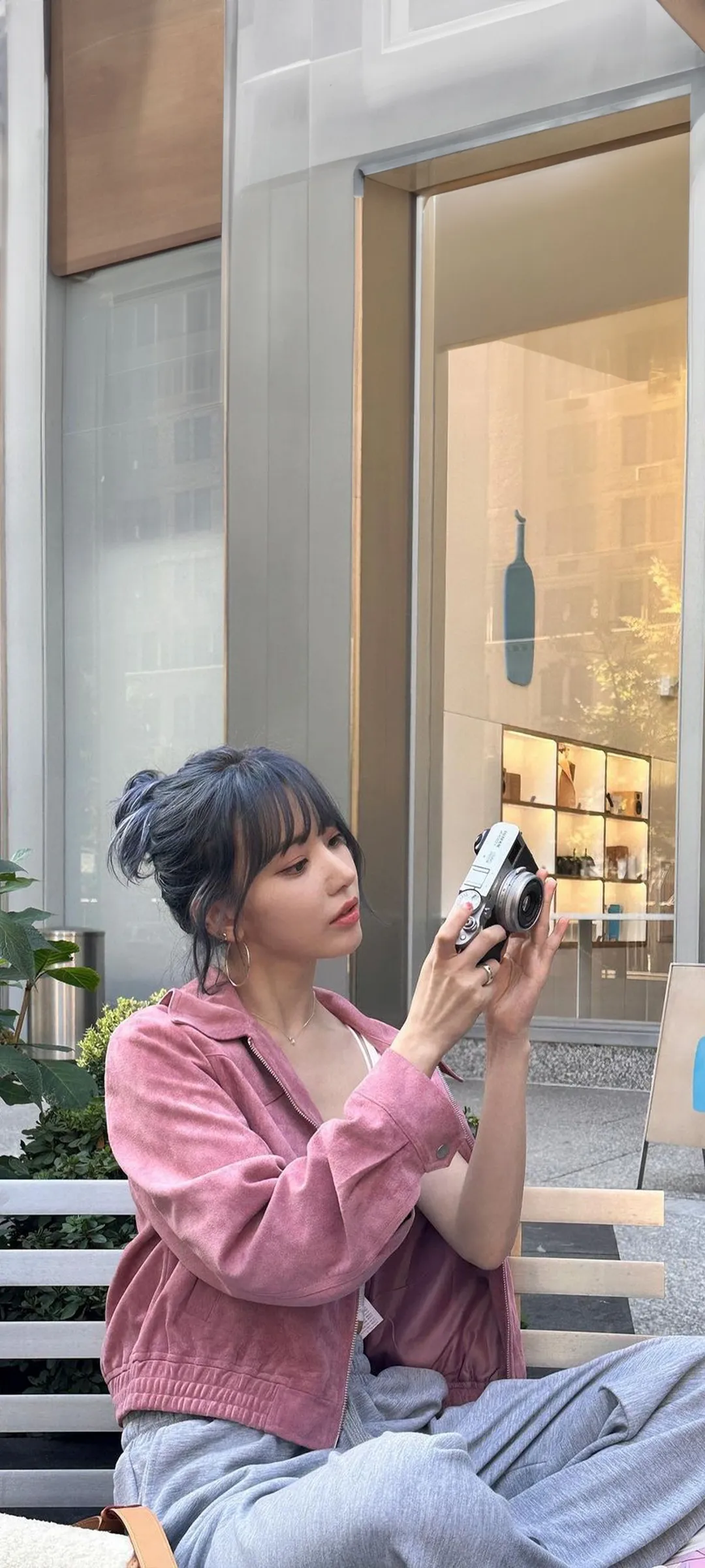 Fond d'écran de verrouillage mobile Sakura Miyawaki 4K HD télécharger — IZ*ONE, LE SSERAFIM
