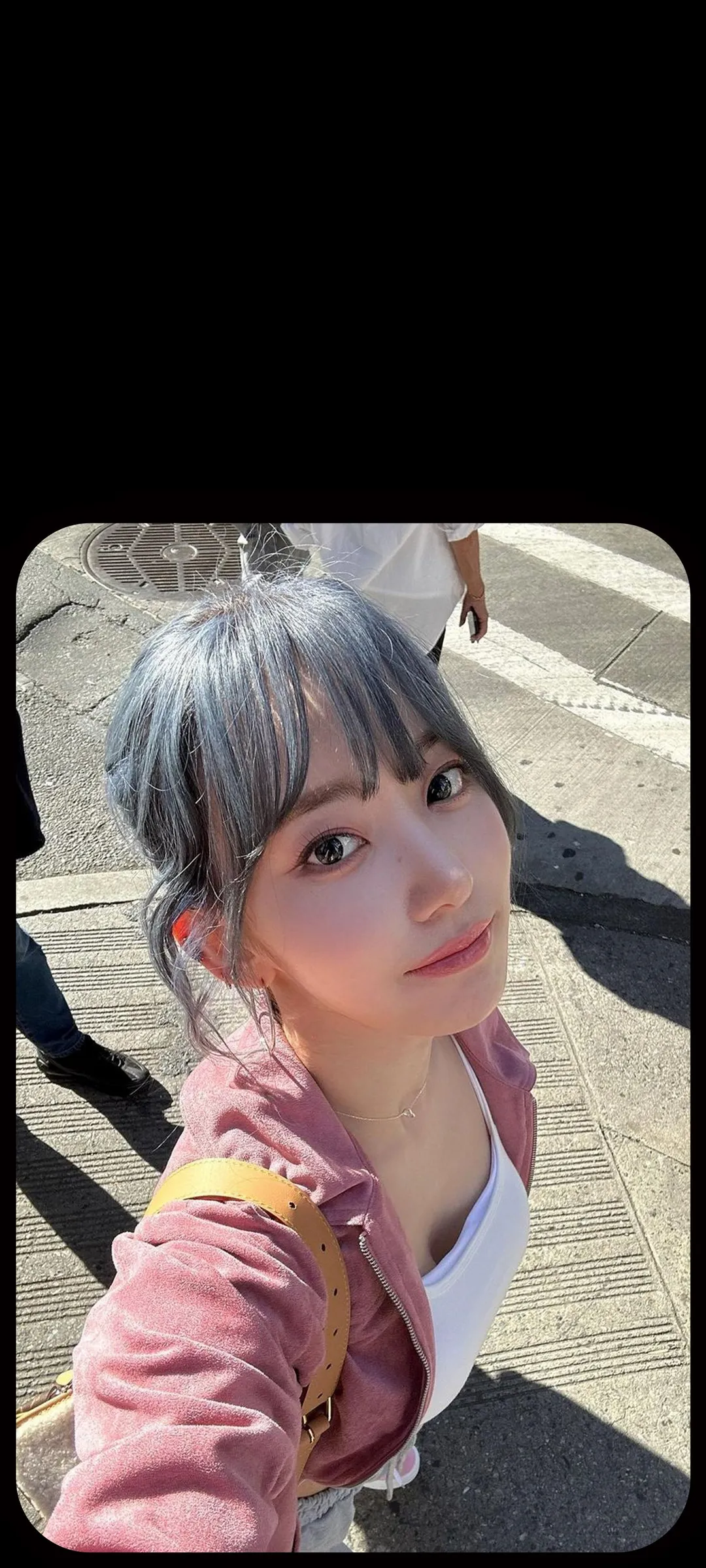 Fond d'écran de verrouillage mobile Sakura Miyawaki 4K HD télécharger — IZ*ONE, LE SSERAFIM