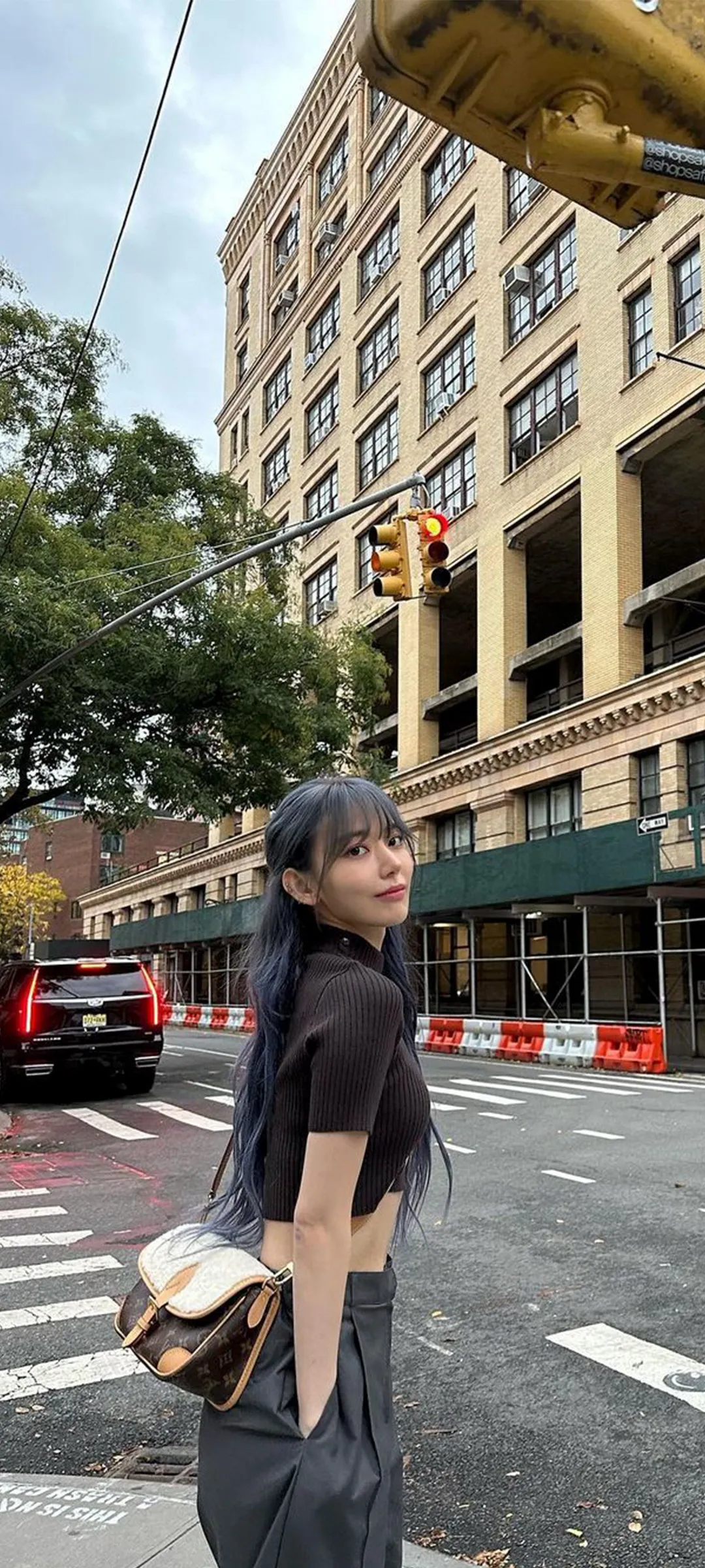 Fond d'écran de verrouillage mobile Sakura Miyawaki 4K HD télécharger — IZ*ONE, LE SSERAFIM