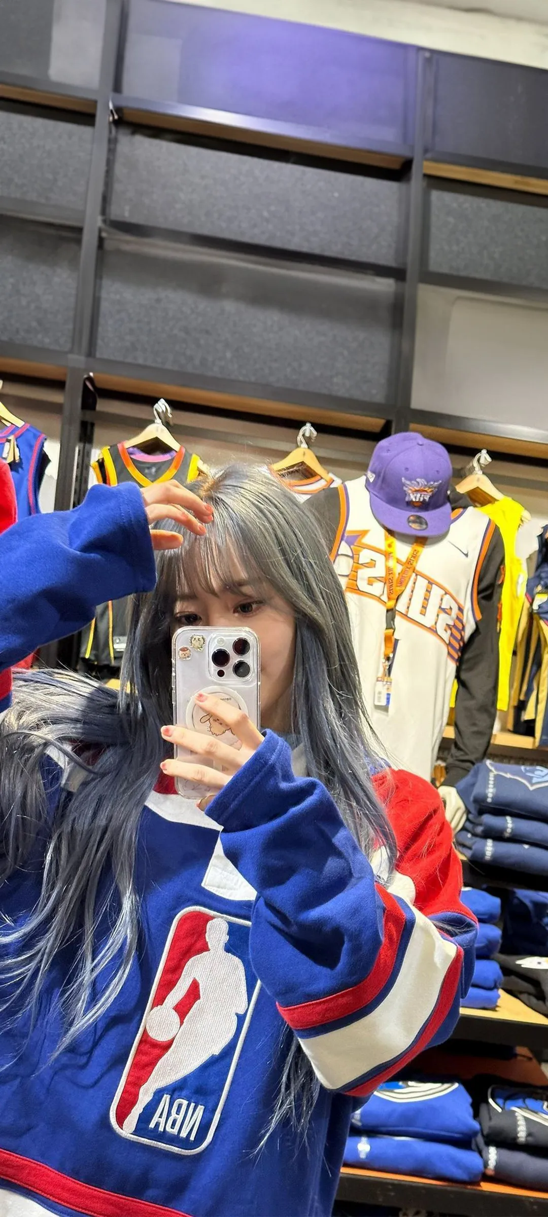 Fond d'écran de verrouillage mobile Sakura Miyawaki 4K HD télécharger — IZ*ONE, LE SSERAFIM
