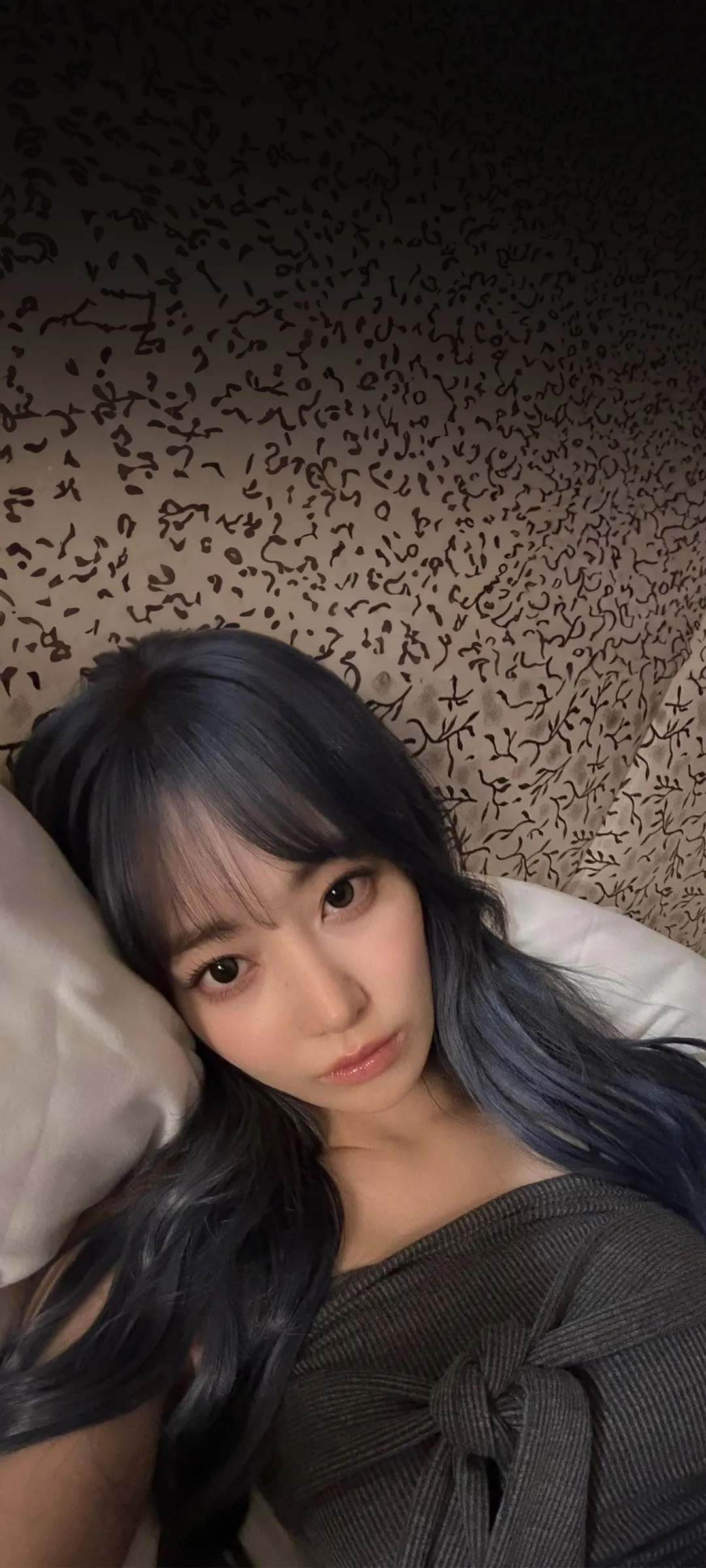 Fond d'écran de verrouillage mobile Sakura Miyawaki 4K HD télécharger — IZ*ONE, LE SSERAFIM
