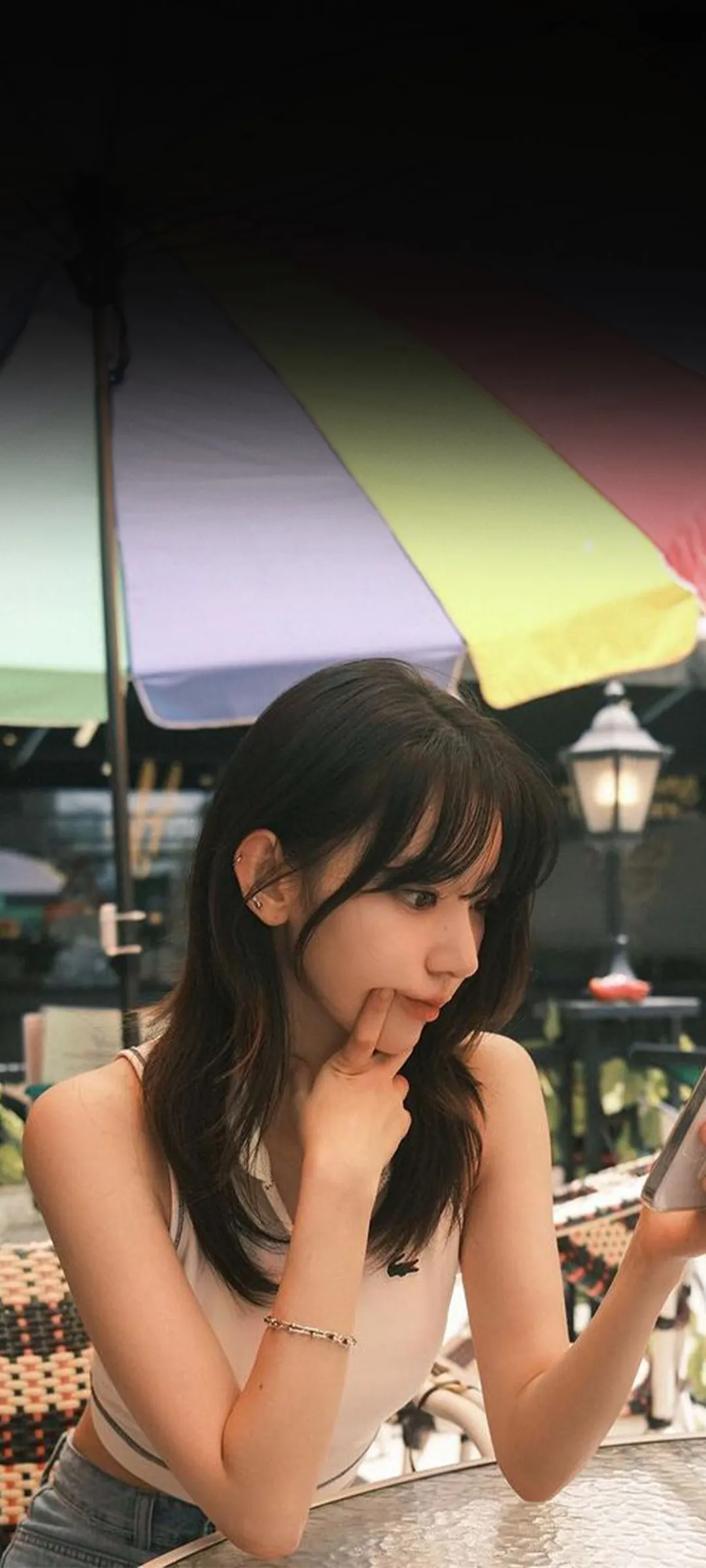 Fond d'écran de verrouillage mobile Sakura Miyawaki 4K HD télécharger — IZ*ONE, LE SSERAFIM