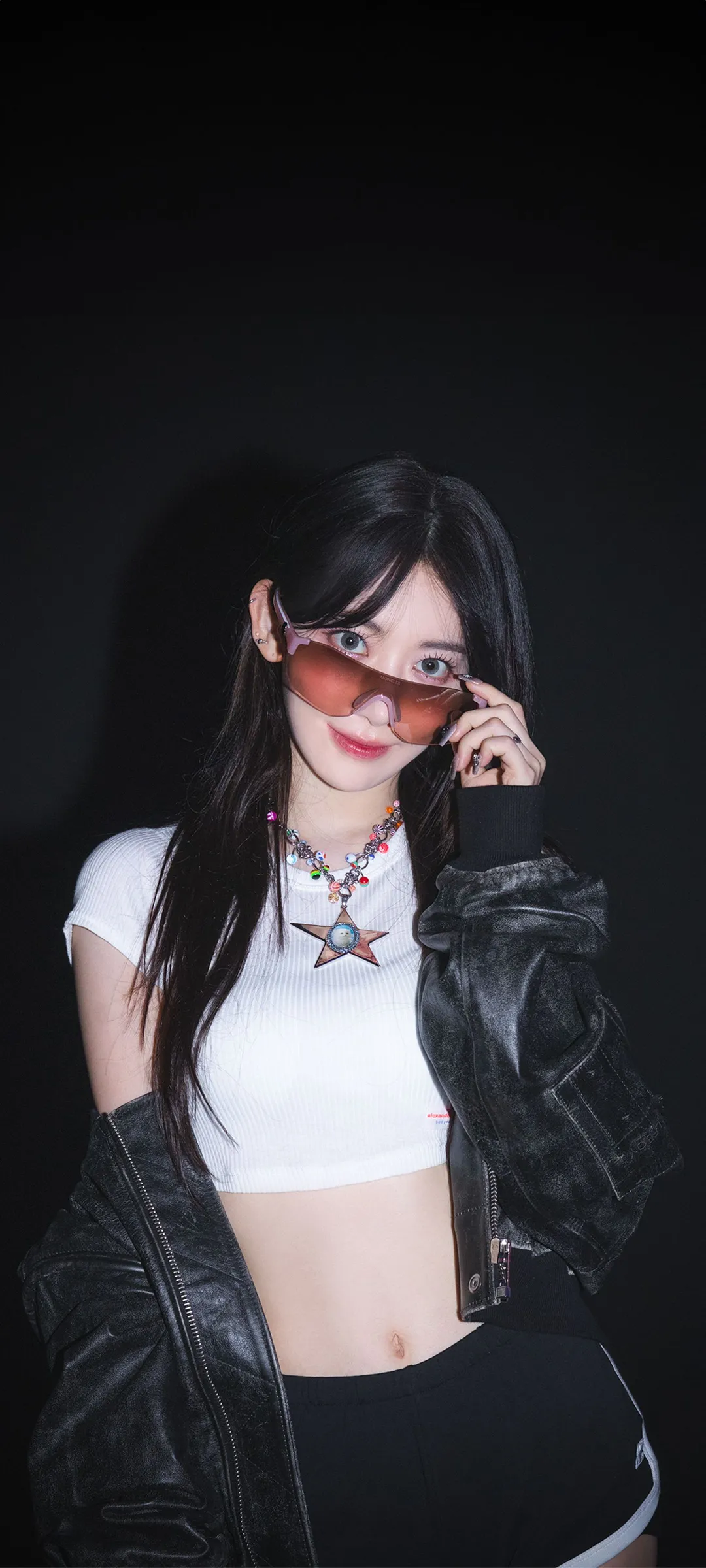 Fond d'écran de verrouillage mobile Sakura Miyawaki 4K HD télécharger — IZ*ONE, LE SSERAFIM