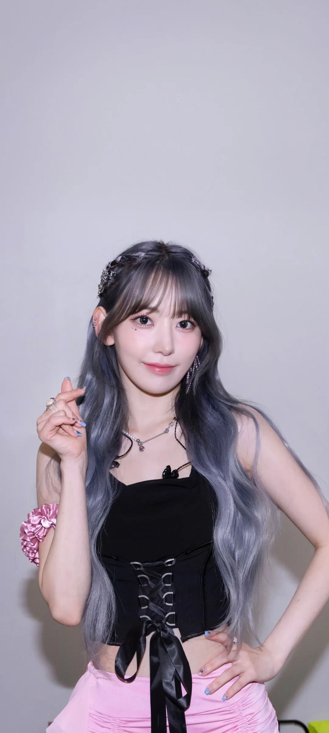 Fond d'écran de verrouillage mobile Sakura Miyawaki 4K HD télécharger — IZ*ONE, LE SSERAFIM