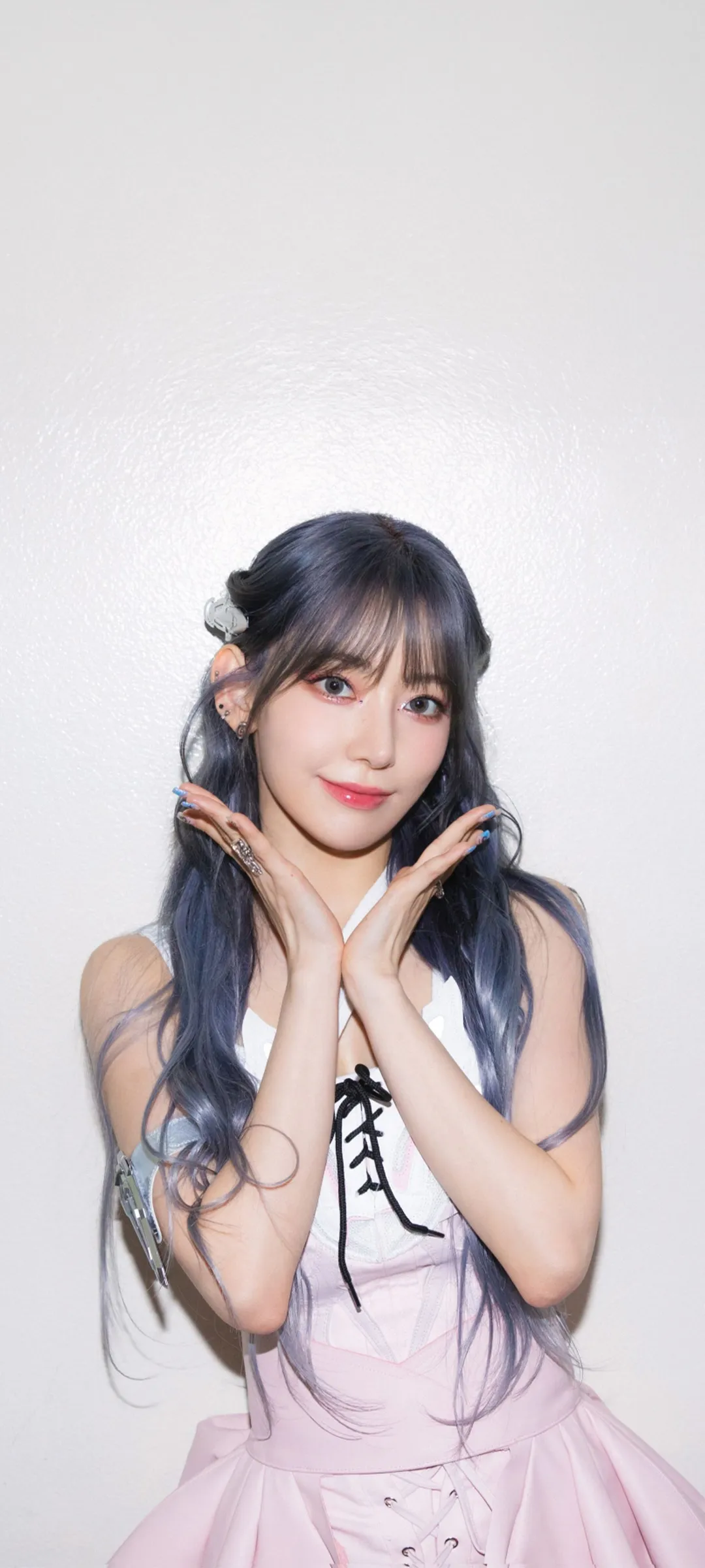 Fond d'écran de verrouillage mobile Sakura Miyawaki 4K HD télécharger — IZ*ONE, LE SSERAFIM