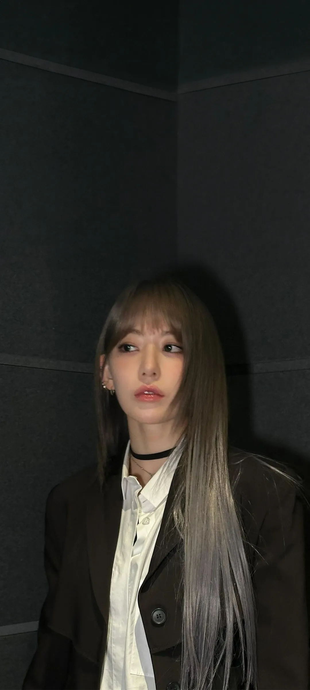 Fond d'écran de verrouillage mobile Sakura Miyawaki 4K HD télécharger — IZ*ONE, LE SSERAFIM