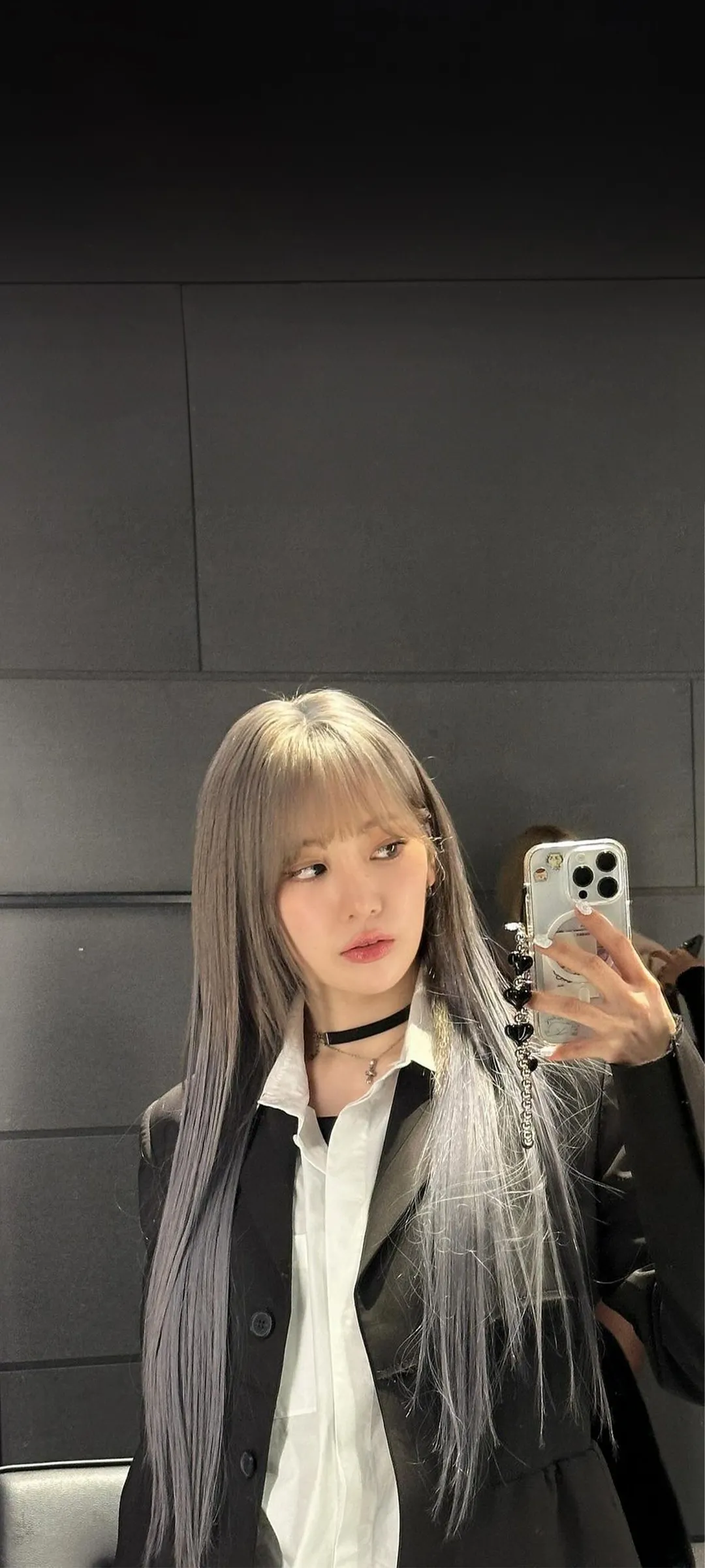 Fond d'écran de verrouillage mobile Sakura Miyawaki 4K HD télécharger — IZ*ONE, LE SSERAFIM