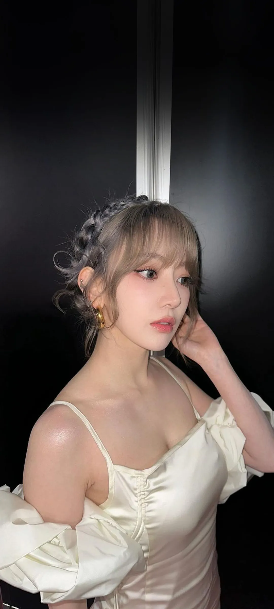 Fond d'écran de verrouillage mobile Sakura Miyawaki 4K HD télécharger — IZ*ONE, LE SSERAFIM