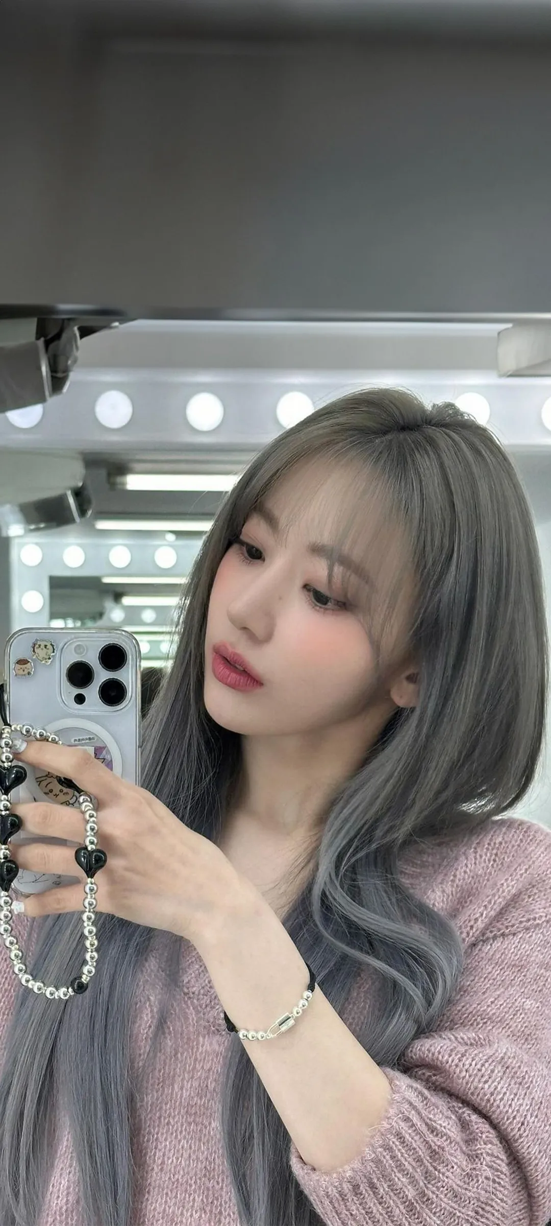 Fond d'écran de verrouillage mobile Sakura Miyawaki 4K HD télécharger — IZ*ONE, LE SSERAFIM