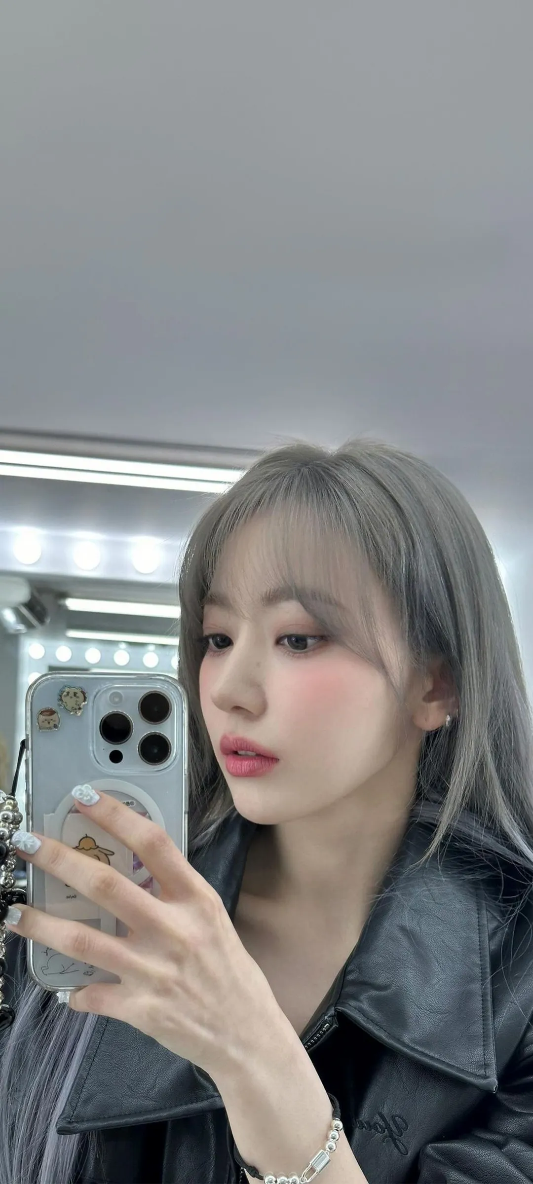 Fond d'écran de verrouillage mobile Sakura Miyawaki 4K HD télécharger — IZ*ONE, LE SSERAFIM