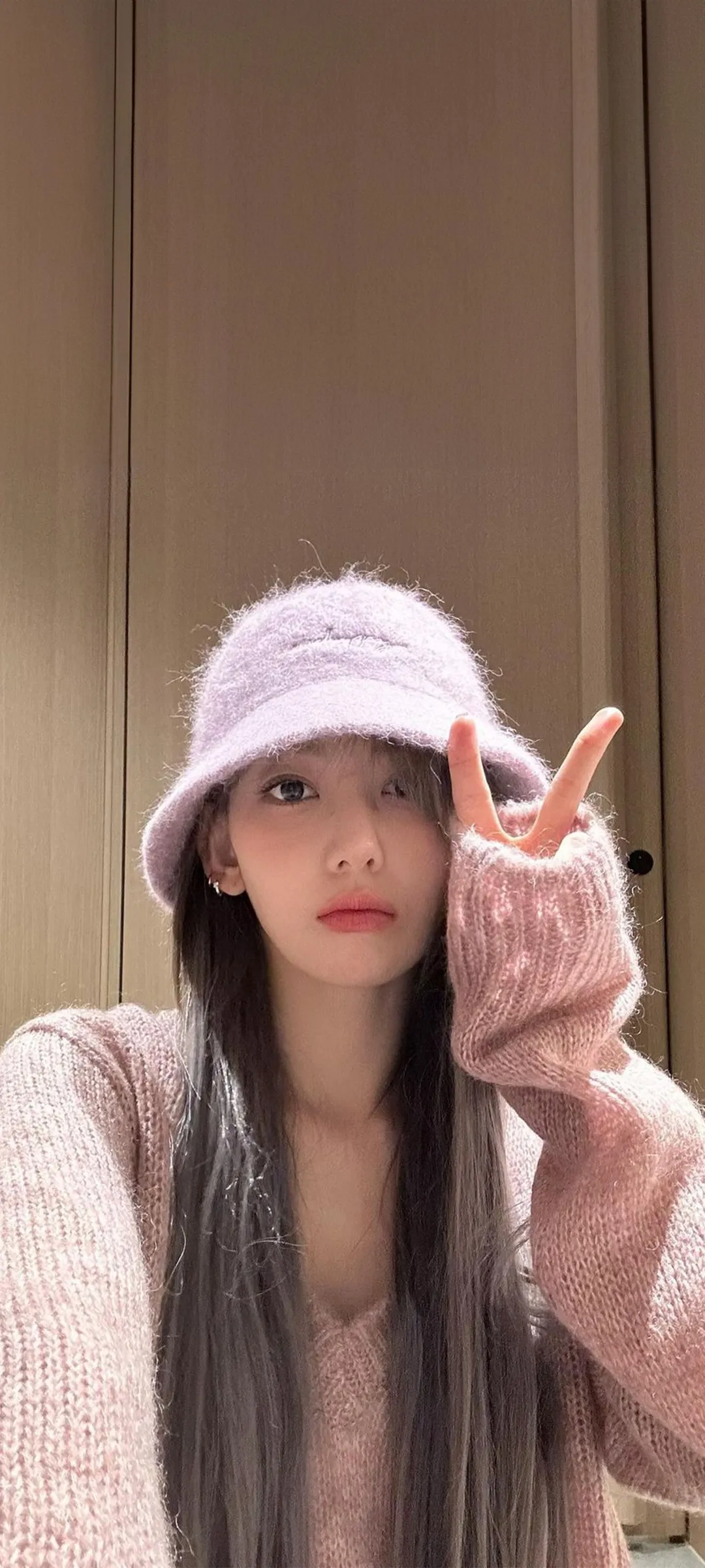 Fond d'écran de verrouillage mobile Sakura Miyawaki 4K HD télécharger — IZ*ONE, LE SSERAFIM
