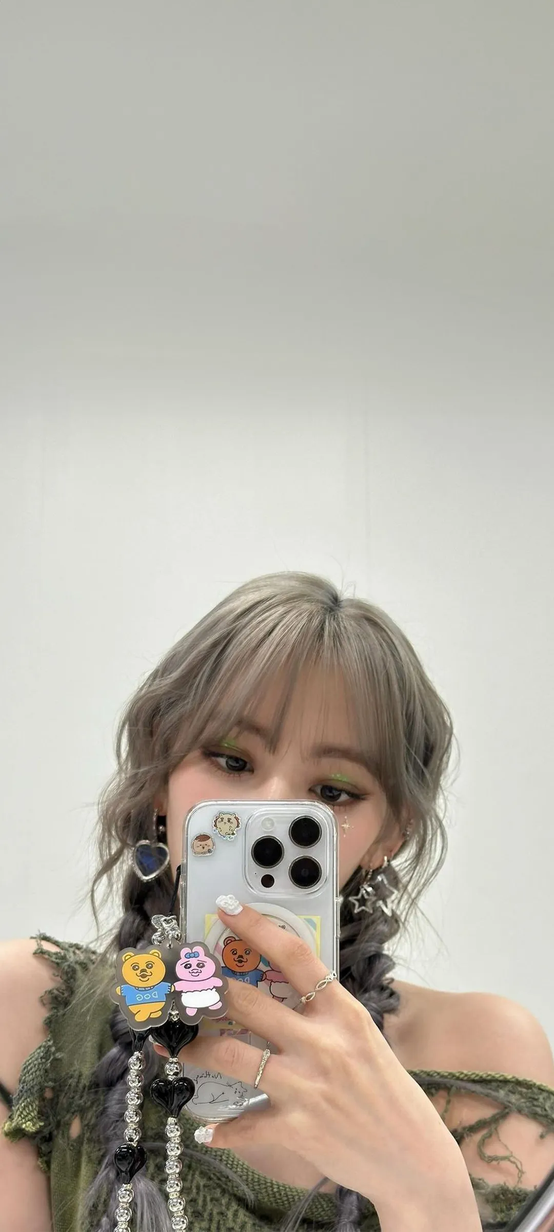 Fond d'écran de verrouillage mobile Sakura Miyawaki 4K HD télécharger — IZ*ONE, LE SSERAFIM