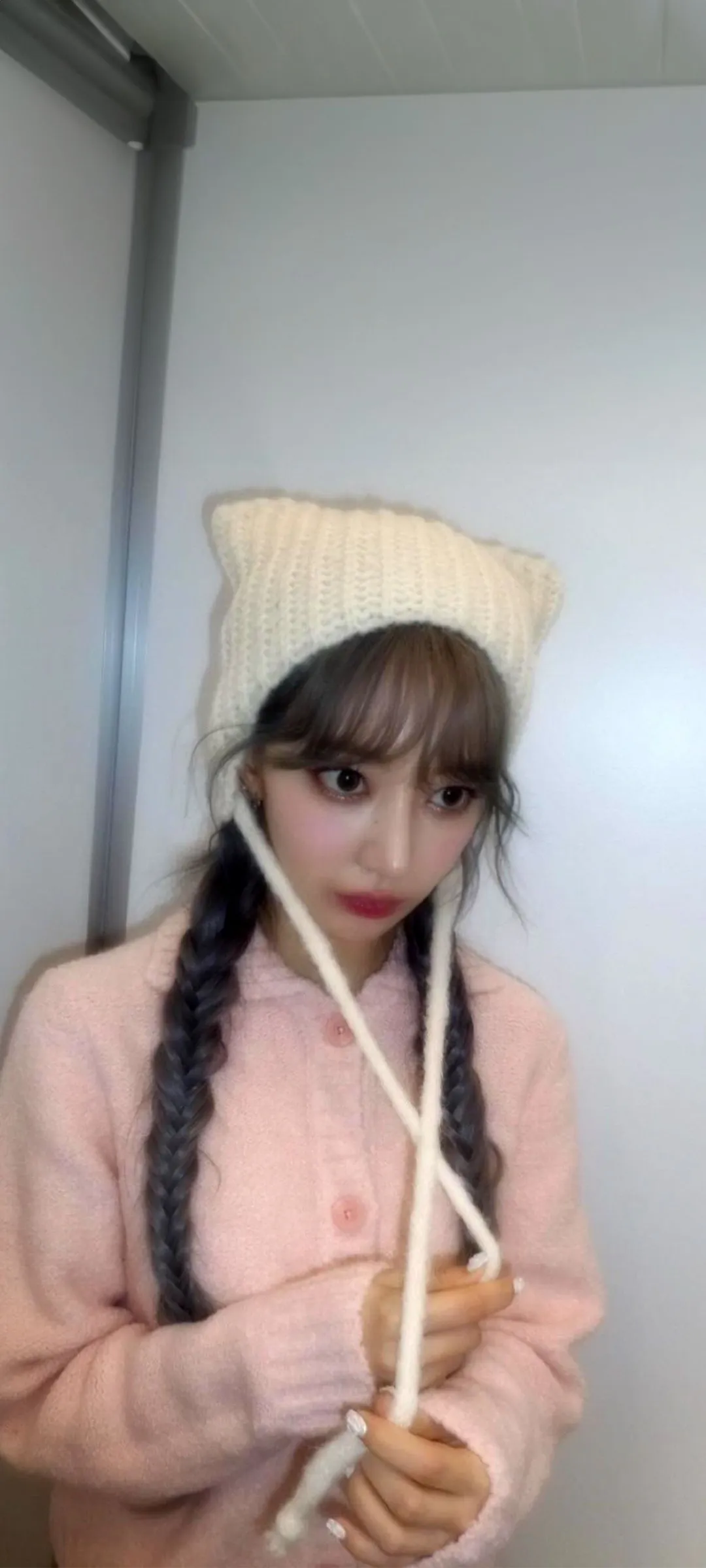 Fond d'écran de verrouillage mobile Sakura Miyawaki 4K HD télécharger — IZ*ONE, LE SSERAFIM