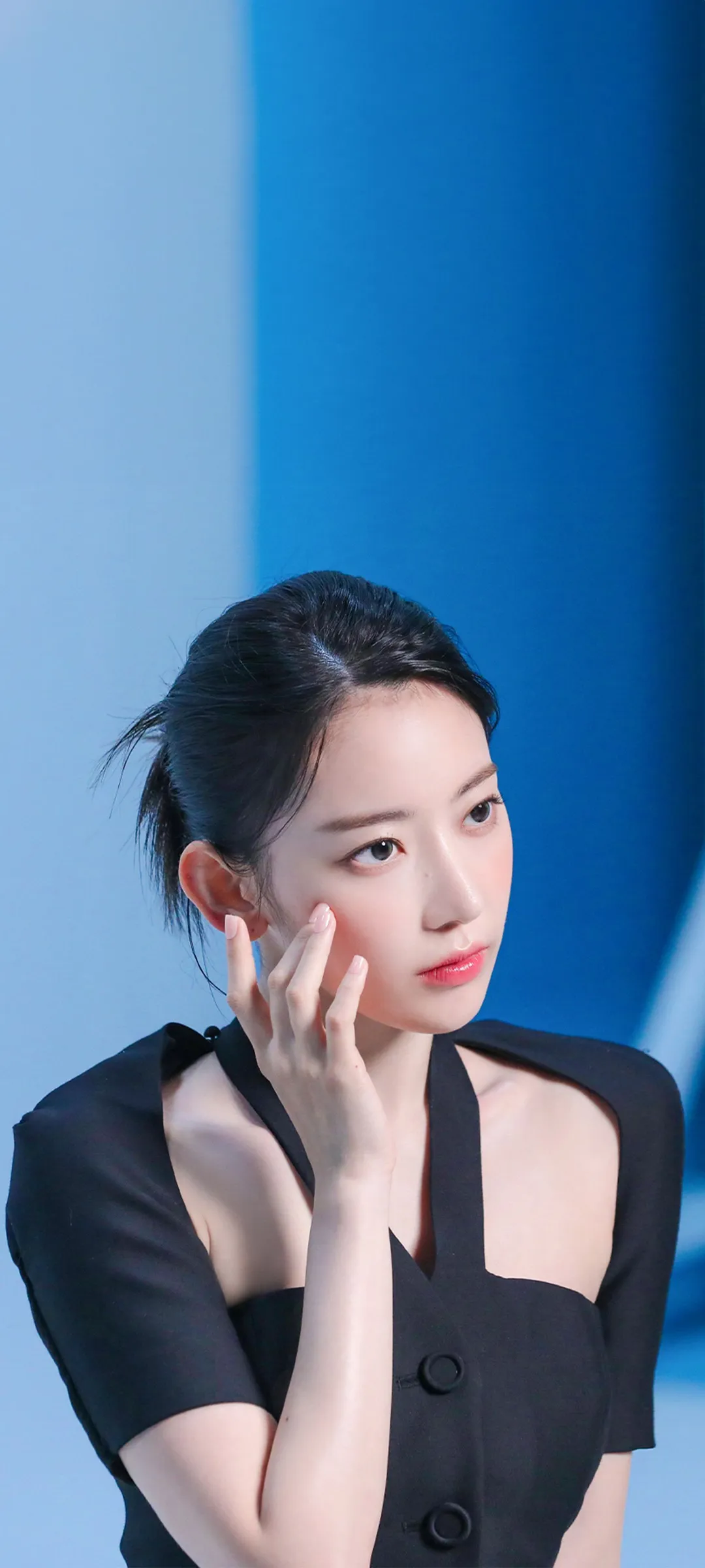 Fond d'écran de verrouillage mobile Sakura Miyawaki 4K HD télécharger — IZ*ONE, LE SSERAFIM
