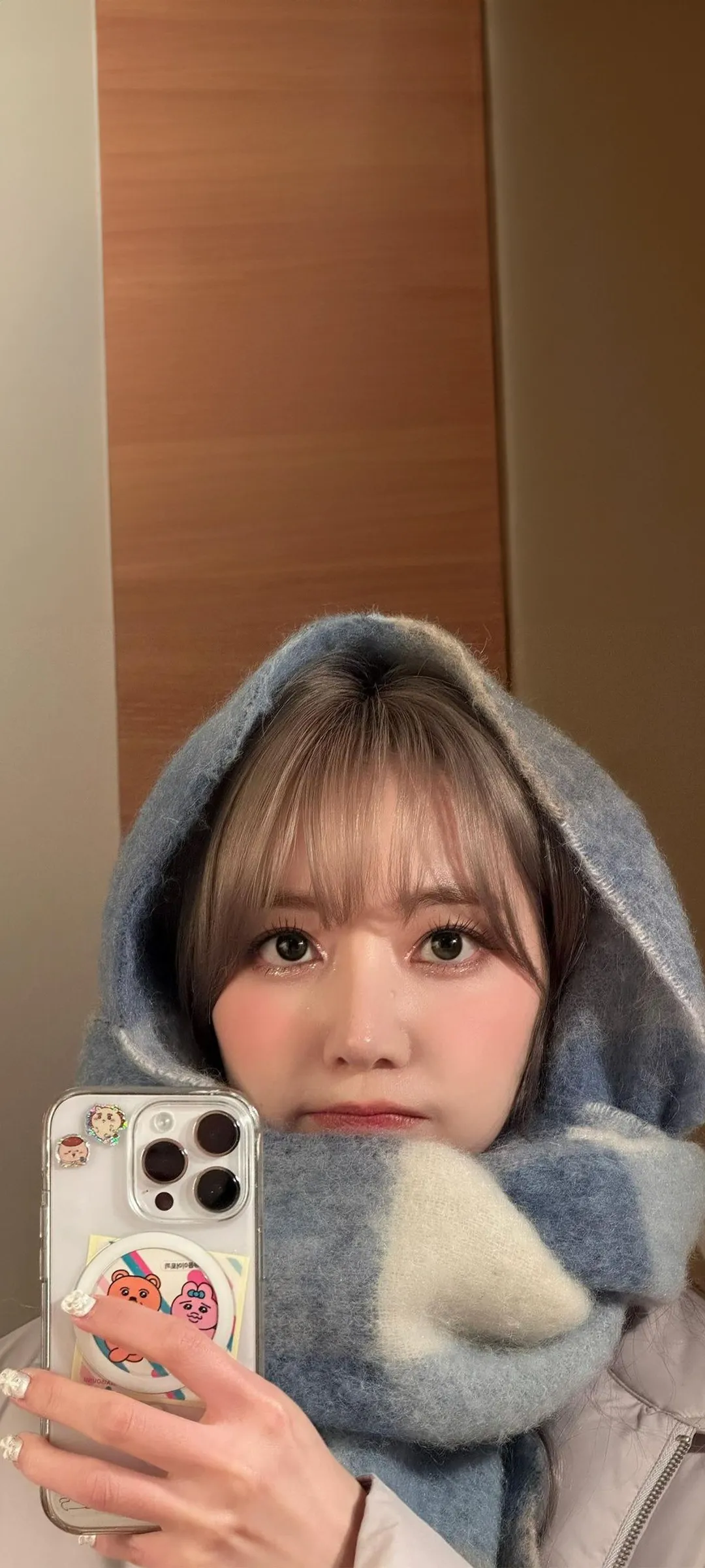 Fond d'écran de verrouillage mobile Sakura Miyawaki 4K HD télécharger — IZ*ONE, LE SSERAFIM