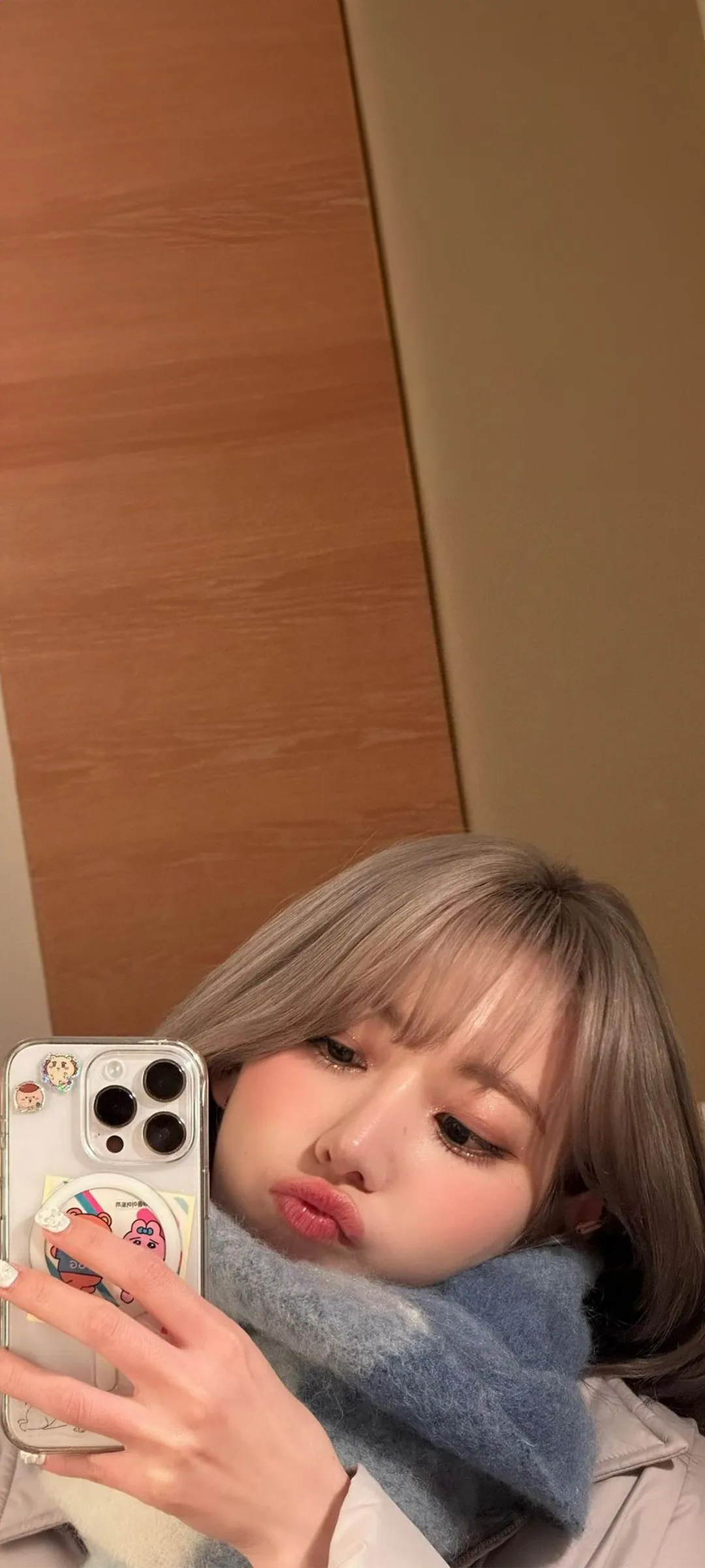 Fond d'écran de verrouillage mobile Sakura Miyawaki 4K HD télécharger — IZ*ONE, LE SSERAFIM