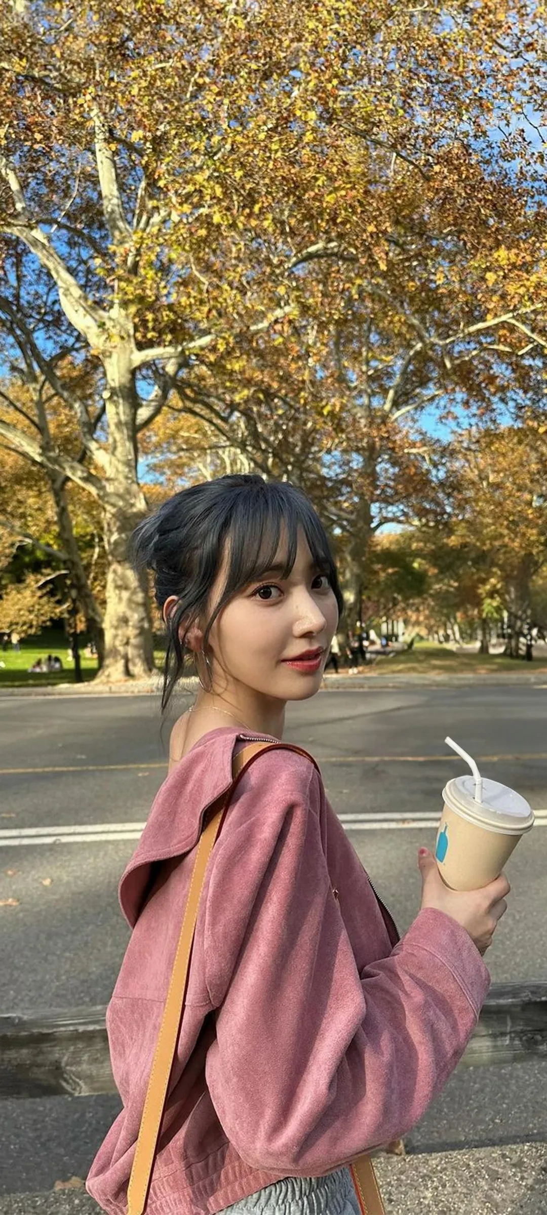 Fond d'écran de verrouillage mobile Sakura Miyawaki 4K HD télécharger — IZ*ONE, LE SSERAFIM
