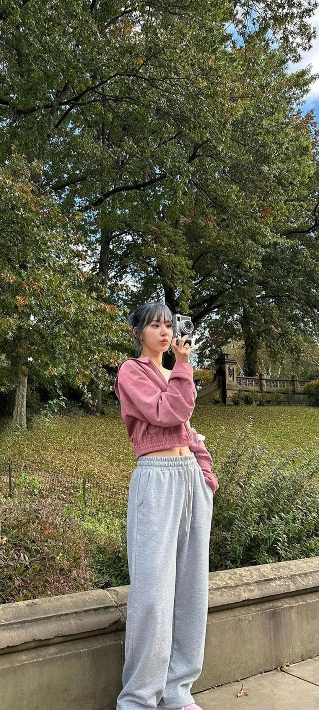Fond d'écran de verrouillage mobile Sakura Miyawaki 4K HD télécharger — IZ*ONE, LE SSERAFIM