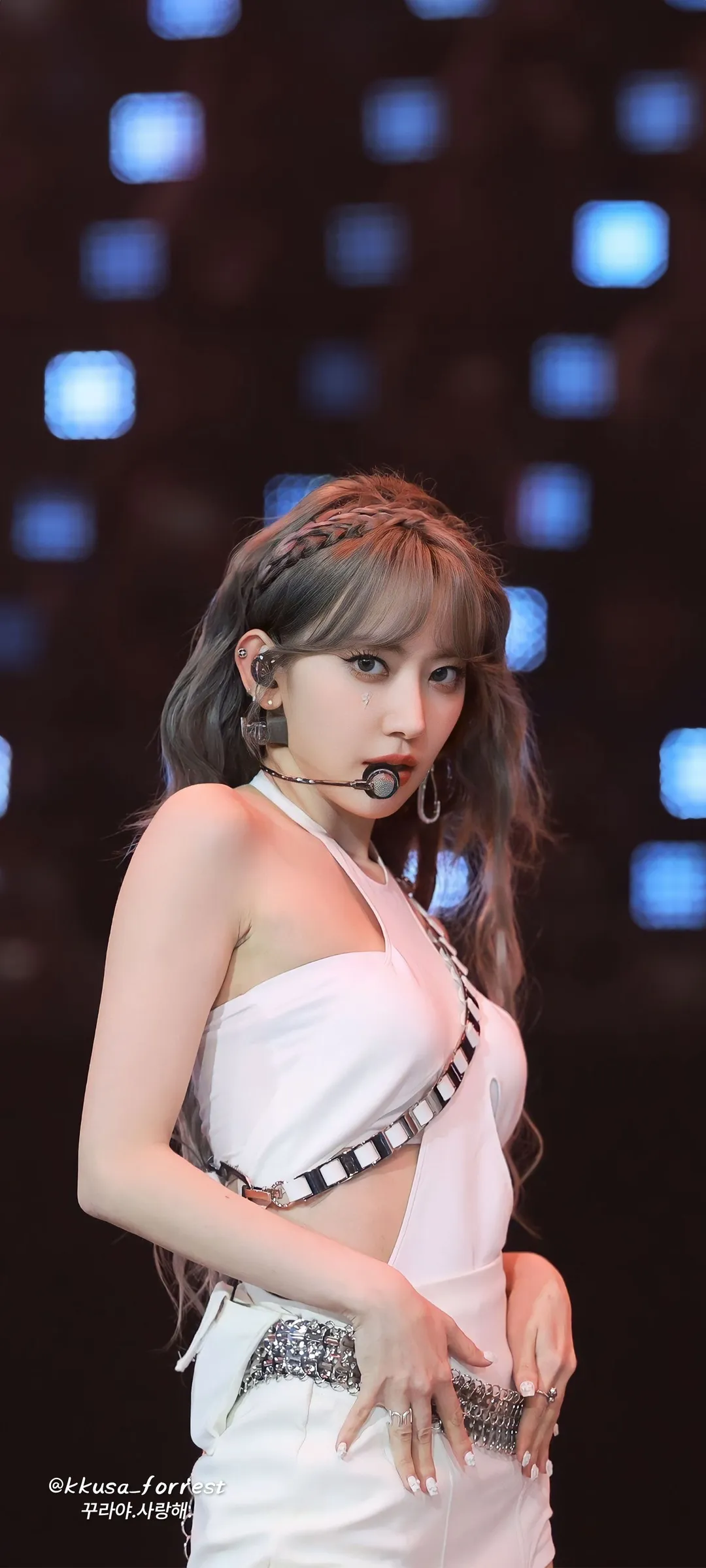 Fond d'écran de verrouillage mobile Sakura Miyawaki 4K HD télécharger — IZ*ONE, LE SSERAFIM
