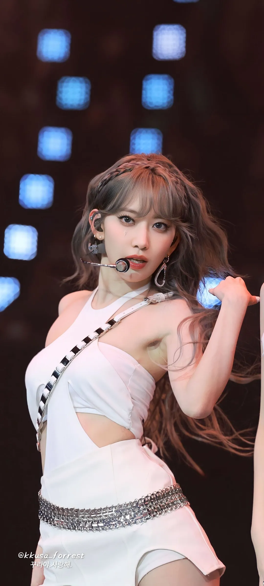 Fond d'écran de verrouillage mobile Sakura Miyawaki 4K HD télécharger — IZ*ONE, LE SSERAFIM