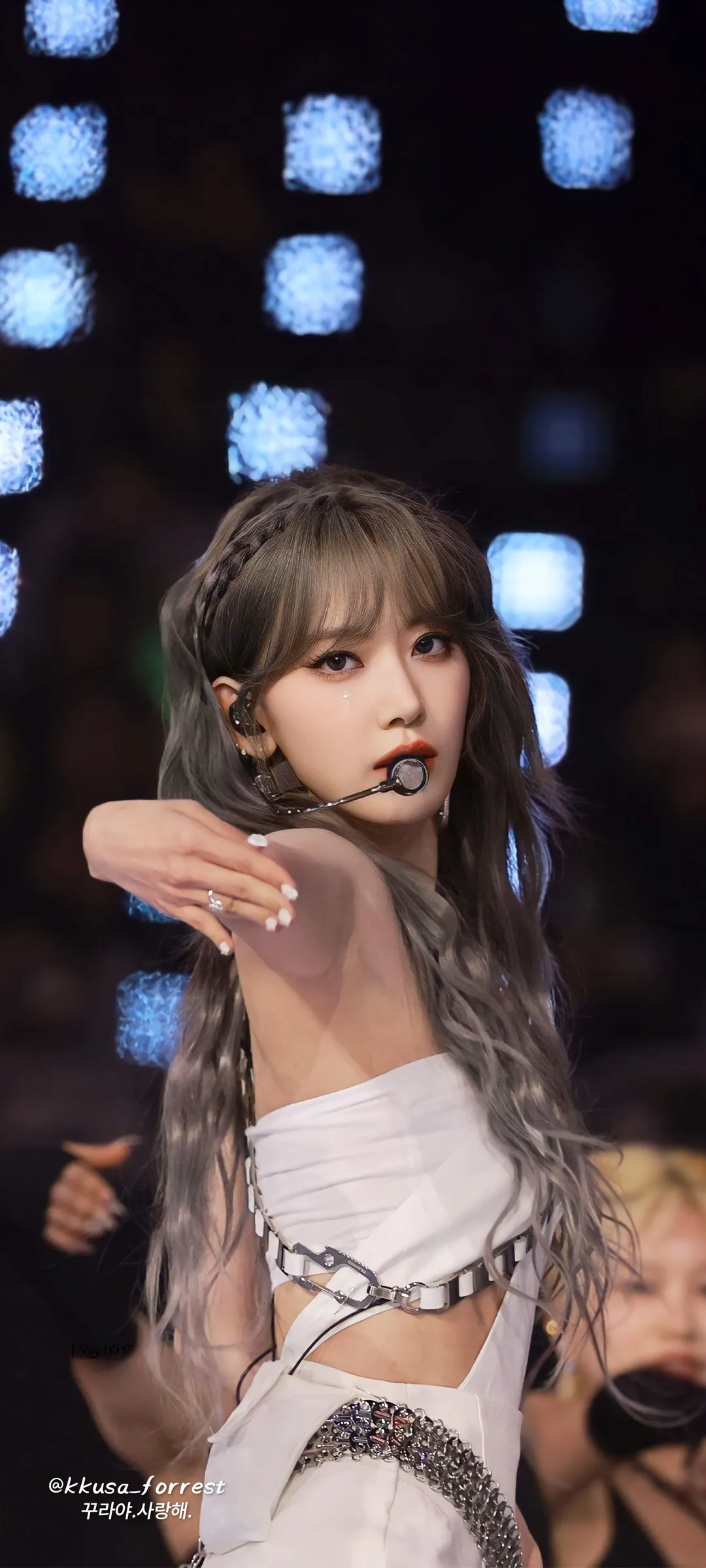 Fond d'écran de verrouillage mobile Sakura Miyawaki 4K HD télécharger — IZ*ONE, LE SSERAFIM