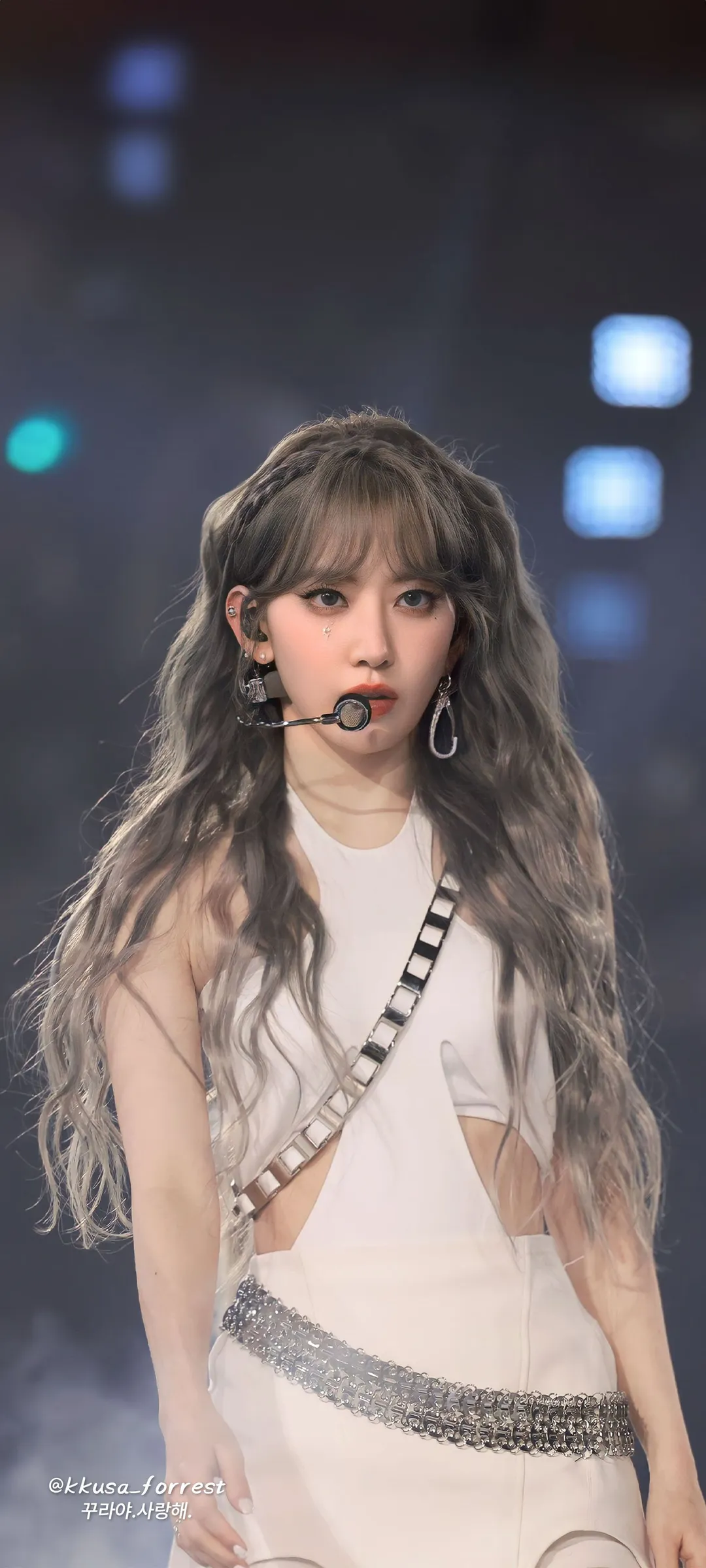 Fond d'écran de verrouillage mobile Sakura Miyawaki 4K HD télécharger — IZ*ONE, LE SSERAFIM