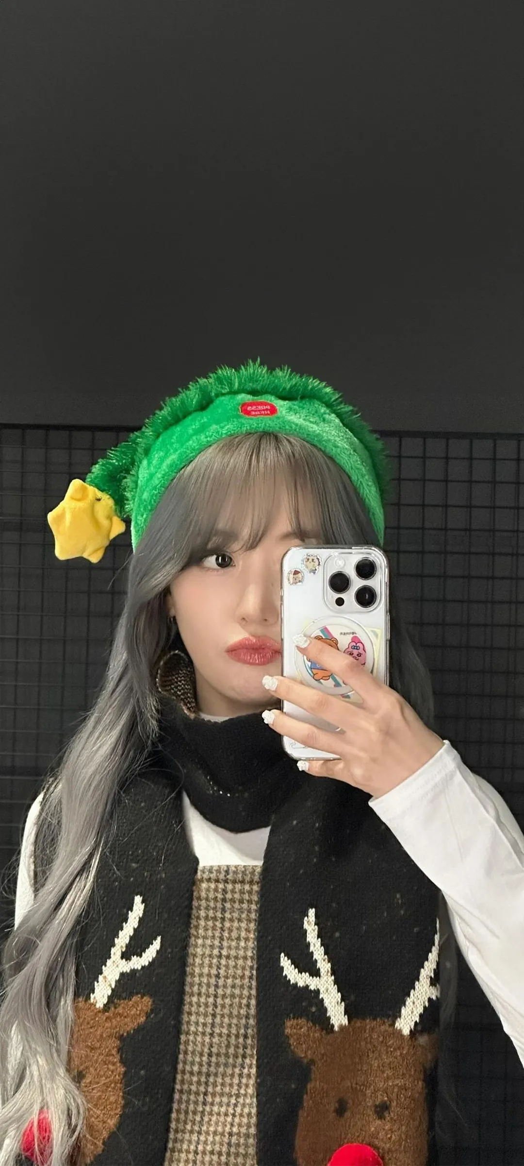 Fond d'écran de verrouillage mobile Sakura Miyawaki 4K HD télécharger — IZ*ONE, LE SSERAFIM