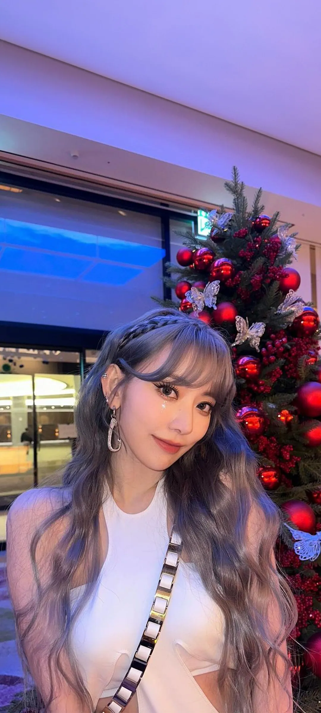 Fond d'écran de verrouillage mobile Sakura Miyawaki 4K HD télécharger — IZ*ONE, LE SSERAFIM