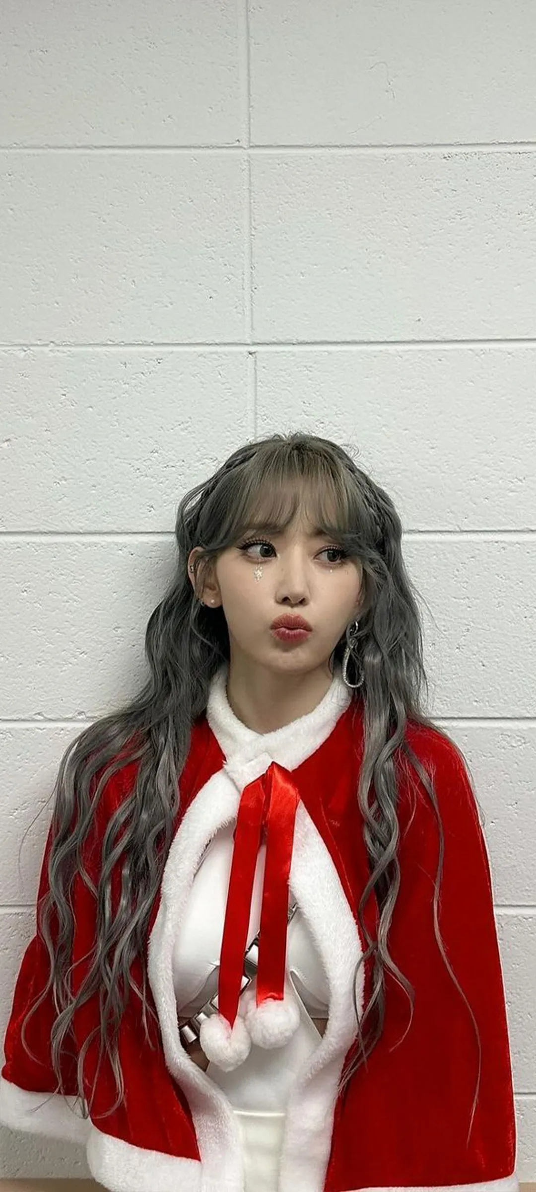 Fond d'écran de verrouillage mobile Sakura Miyawaki 4K HD télécharger — IZ*ONE, LE SSERAFIM