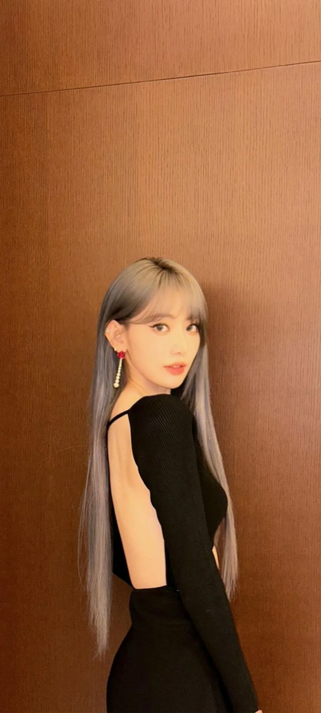 Fond d'écran de verrouillage mobile Sakura Miyawaki 4K HD télécharger — IZ*ONE, LE SSERAFIM