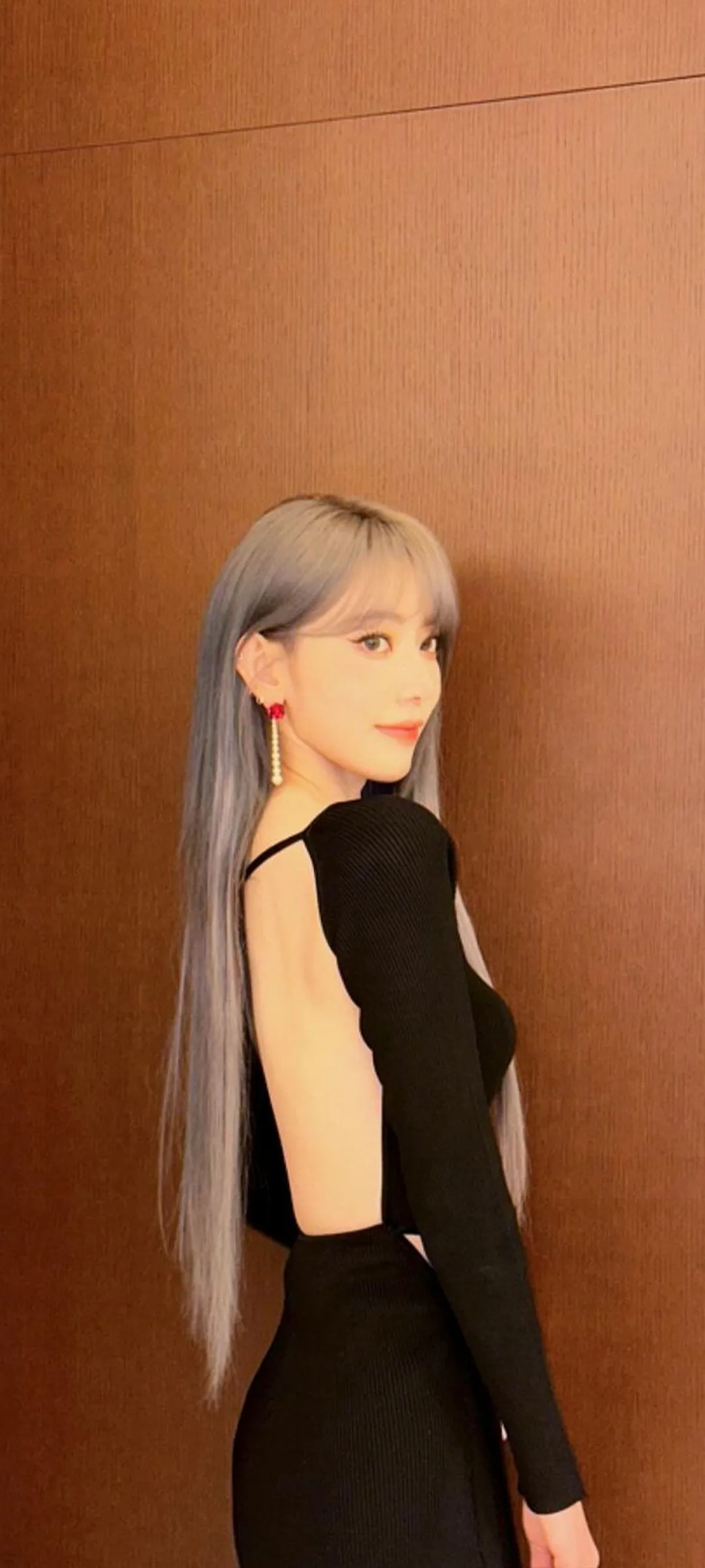 Fond d'écran de verrouillage mobile Sakura Miyawaki 4K HD télécharger — IZ*ONE, LE SSERAFIM
