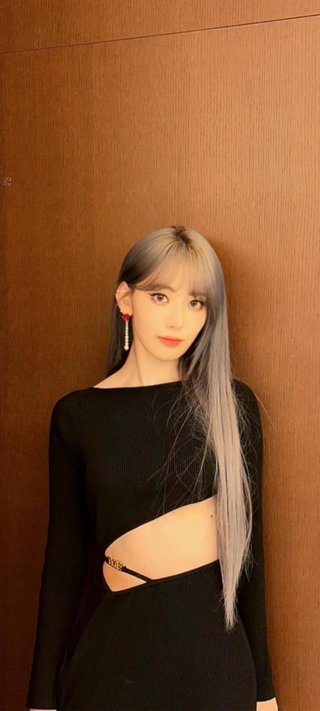 Fond d'écran de verrouillage mobile Sakura Miyawaki 4K HD télécharger — IZ*ONE, LE SSERAFIM