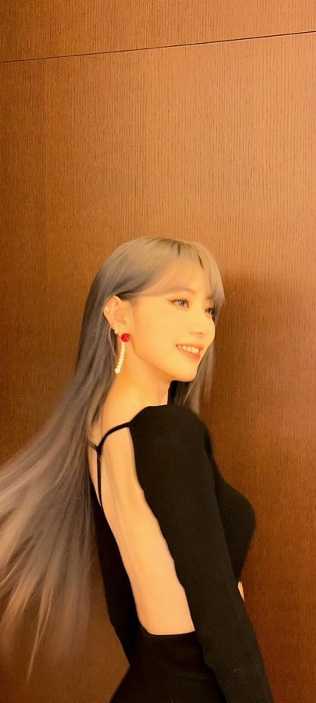 Fond d'écran de verrouillage mobile Sakura Miyawaki 4K HD télécharger — IZ*ONE, LE SSERAFIM