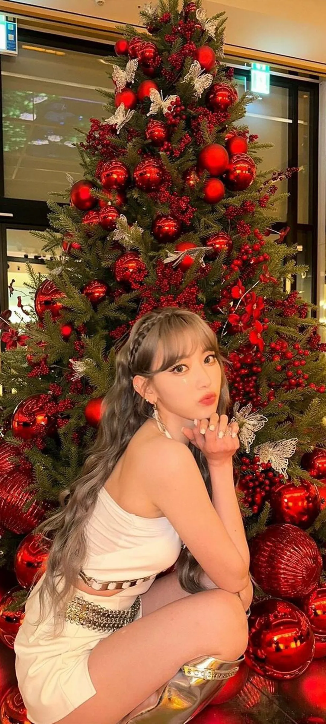 Fond d'écran de verrouillage mobile Sakura Miyawaki 4K HD télécharger — IZ*ONE, LE SSERAFIM