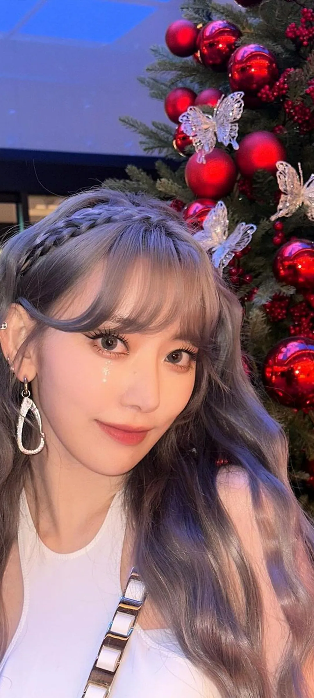 Fond d'écran de verrouillage mobile Sakura Miyawaki 4K HD télécharger — IZ*ONE, LE SSERAFIM