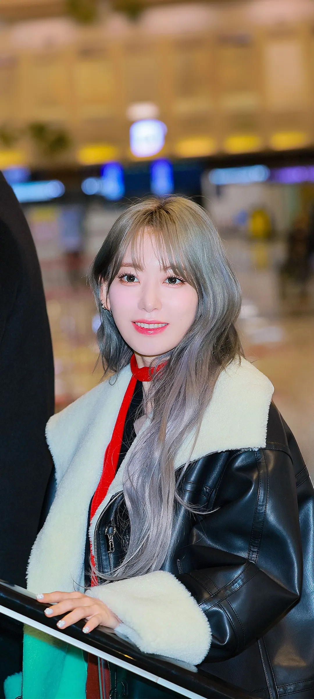 Fond d'écran de verrouillage mobile Sakura Miyawaki 4K HD télécharger — IZ*ONE, LE SSERAFIM