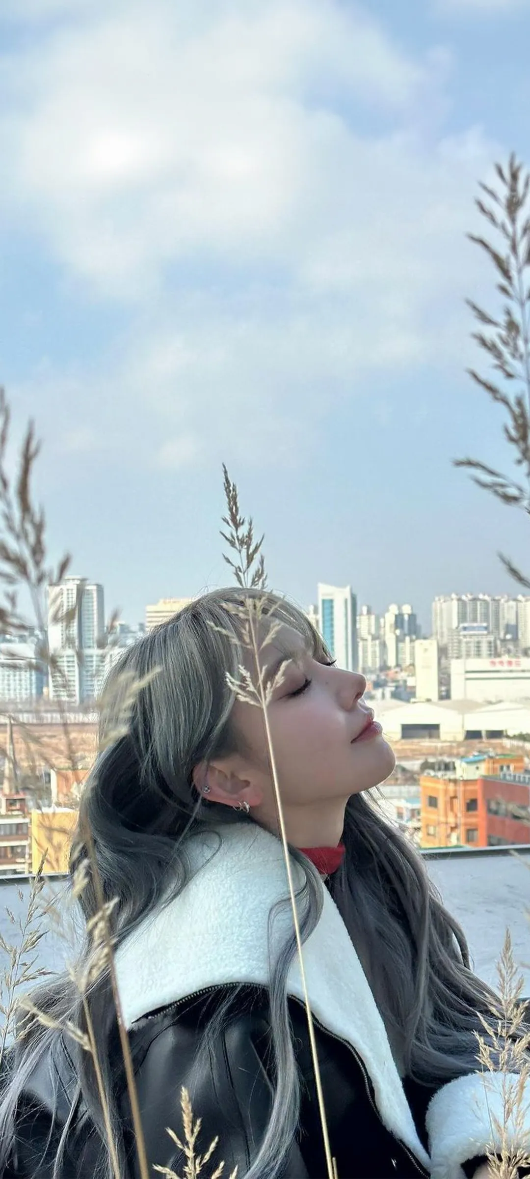 Fond d'écran de verrouillage mobile Sakura Miyawaki 4K HD télécharger — IZ*ONE, LE SSERAFIM