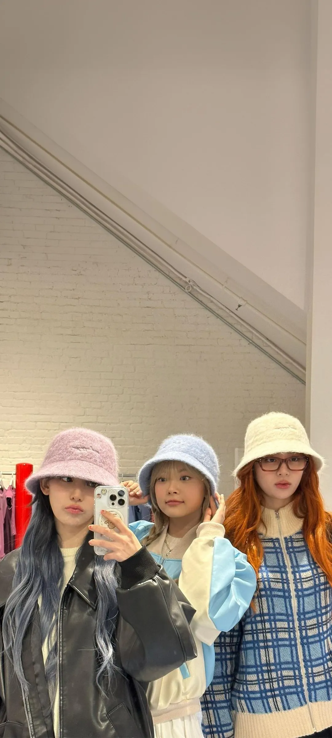 Fond d'écran de verrouillage mobile Sakura Miyawaki 4K HD télécharger — IZ*ONE, LE SSERAFIM