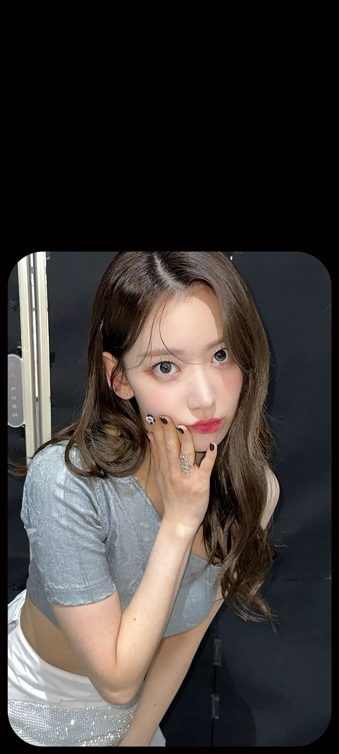 Fond d'écran de verrouillage mobile Sakura Miyawaki 4K HD télécharger — IZ*ONE, LE SSERAFIM
